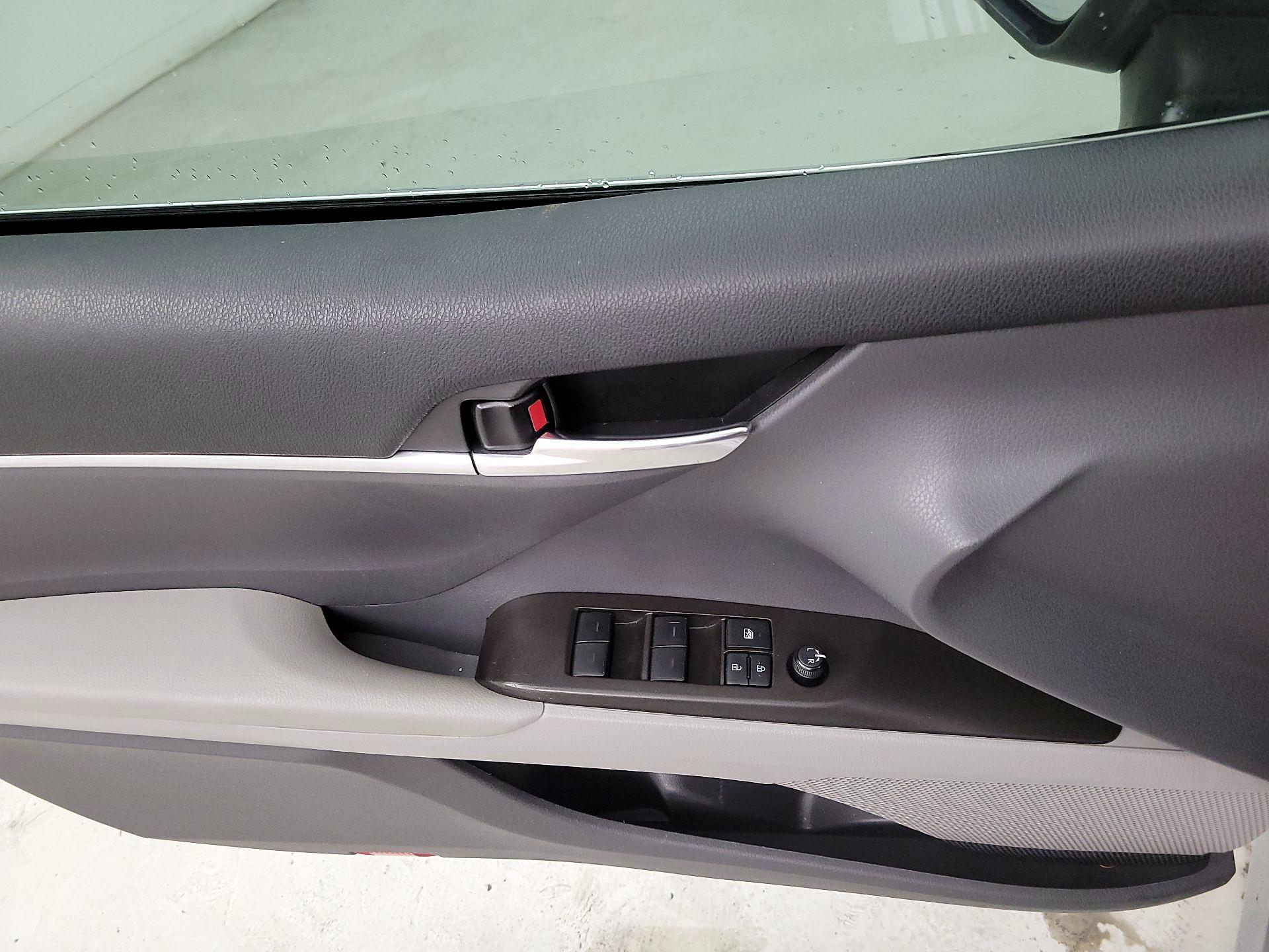 Thumbnail: 2022 Toyota Camry - 12