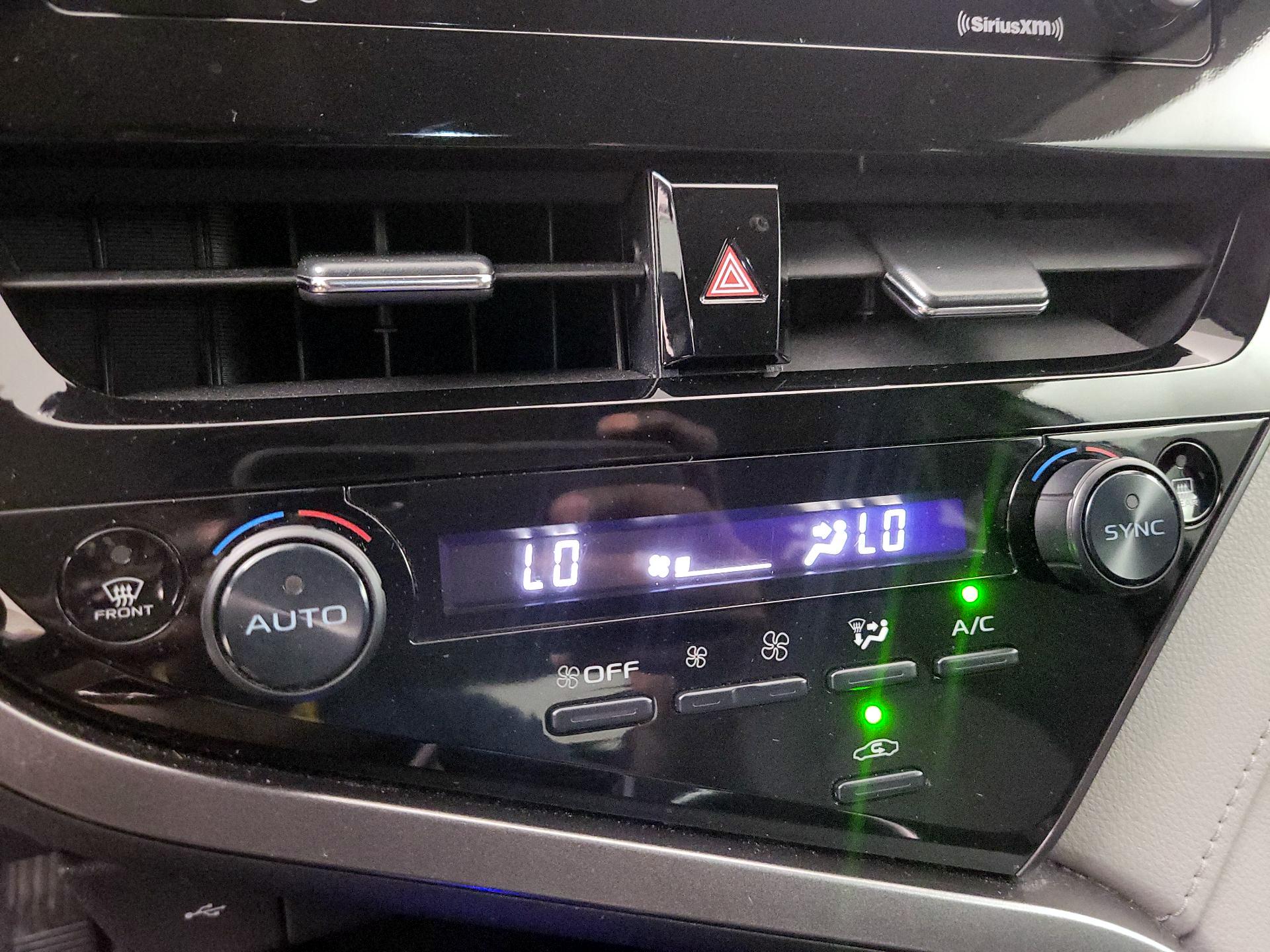 Thumbnail: 2022 Toyota Camry - 16