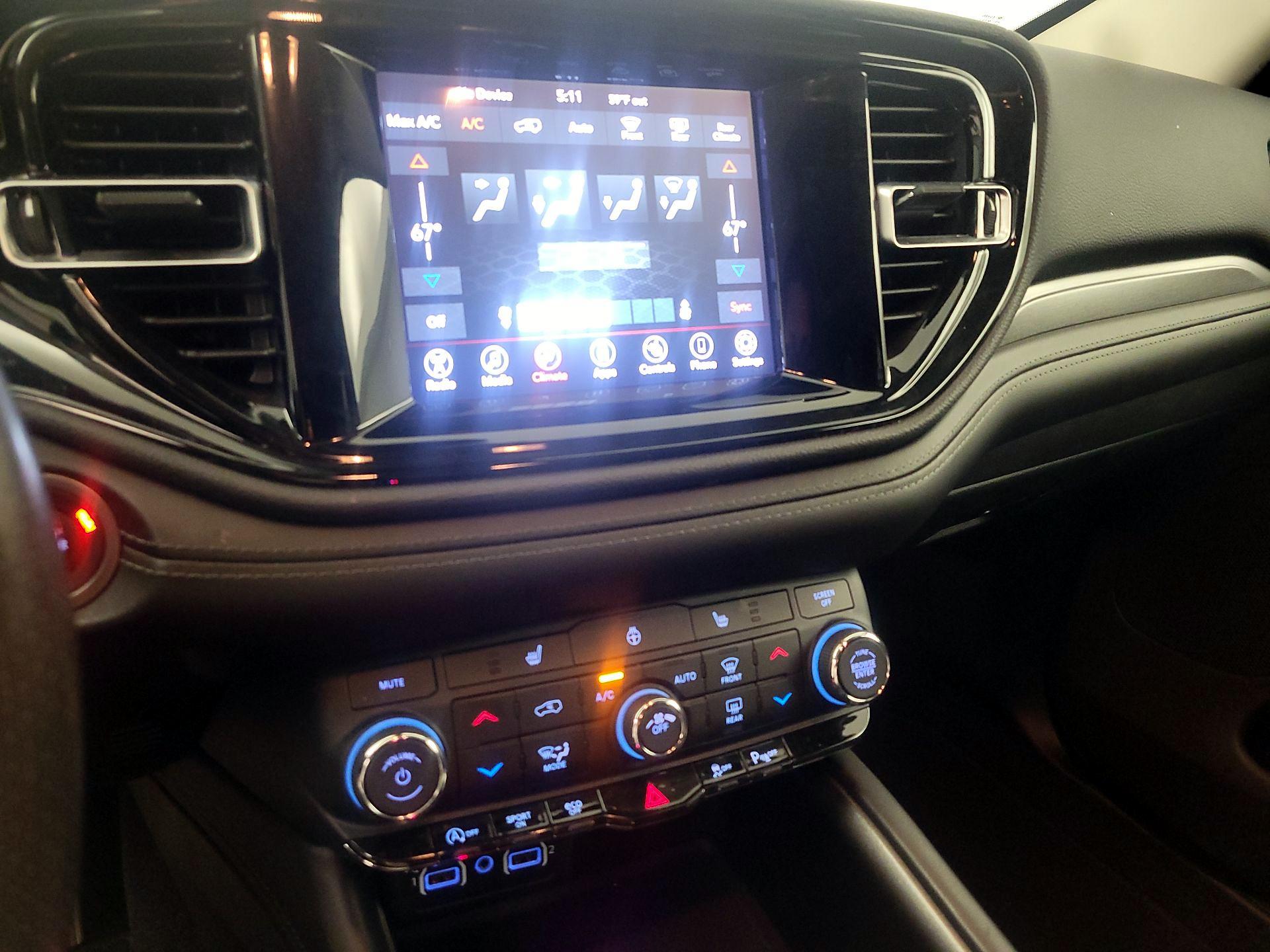 Thumbnail: 2021 Dodge Durango - 16