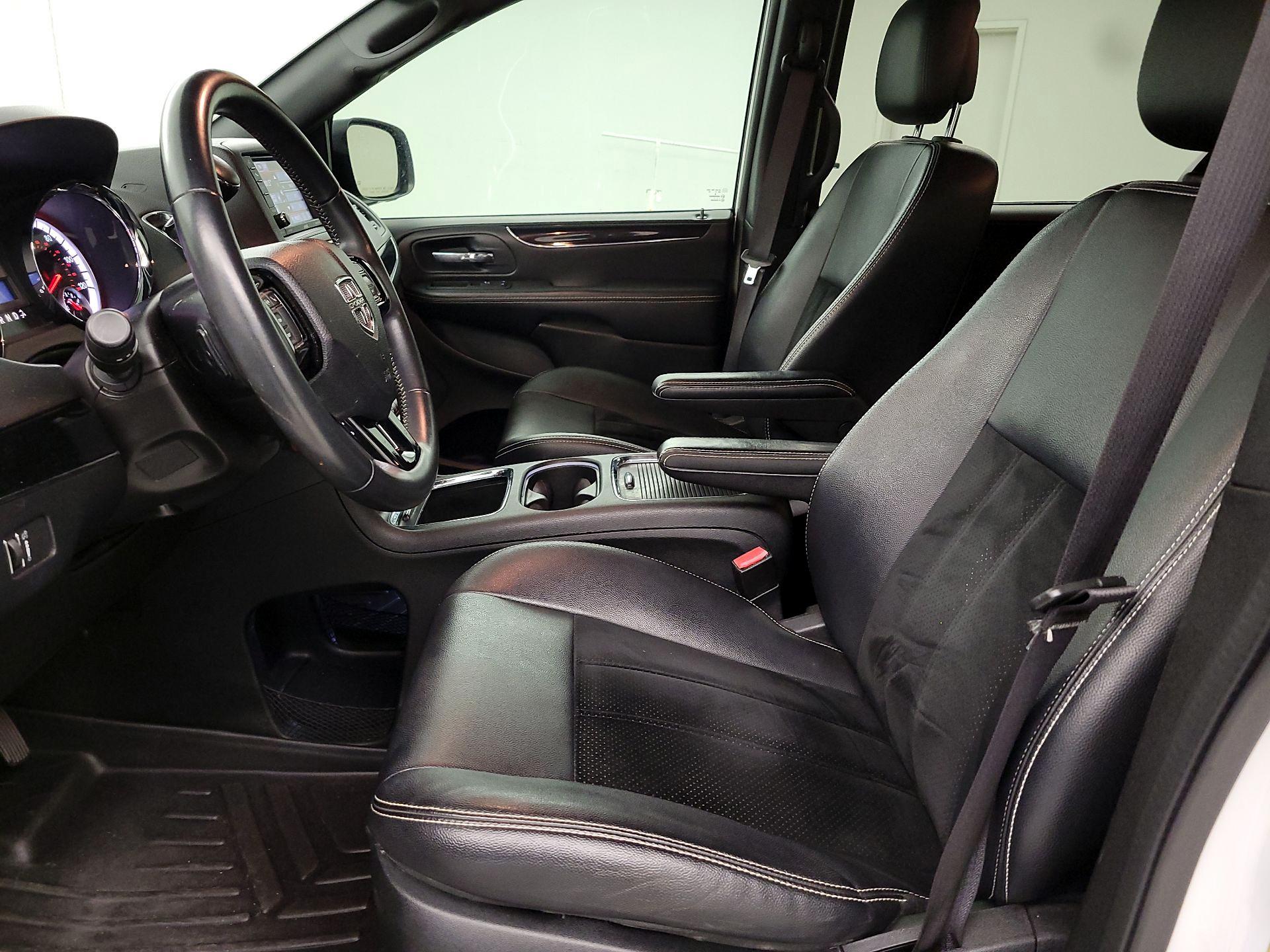 Thumbnail: 2019 Dodge Grand Caravan - 11