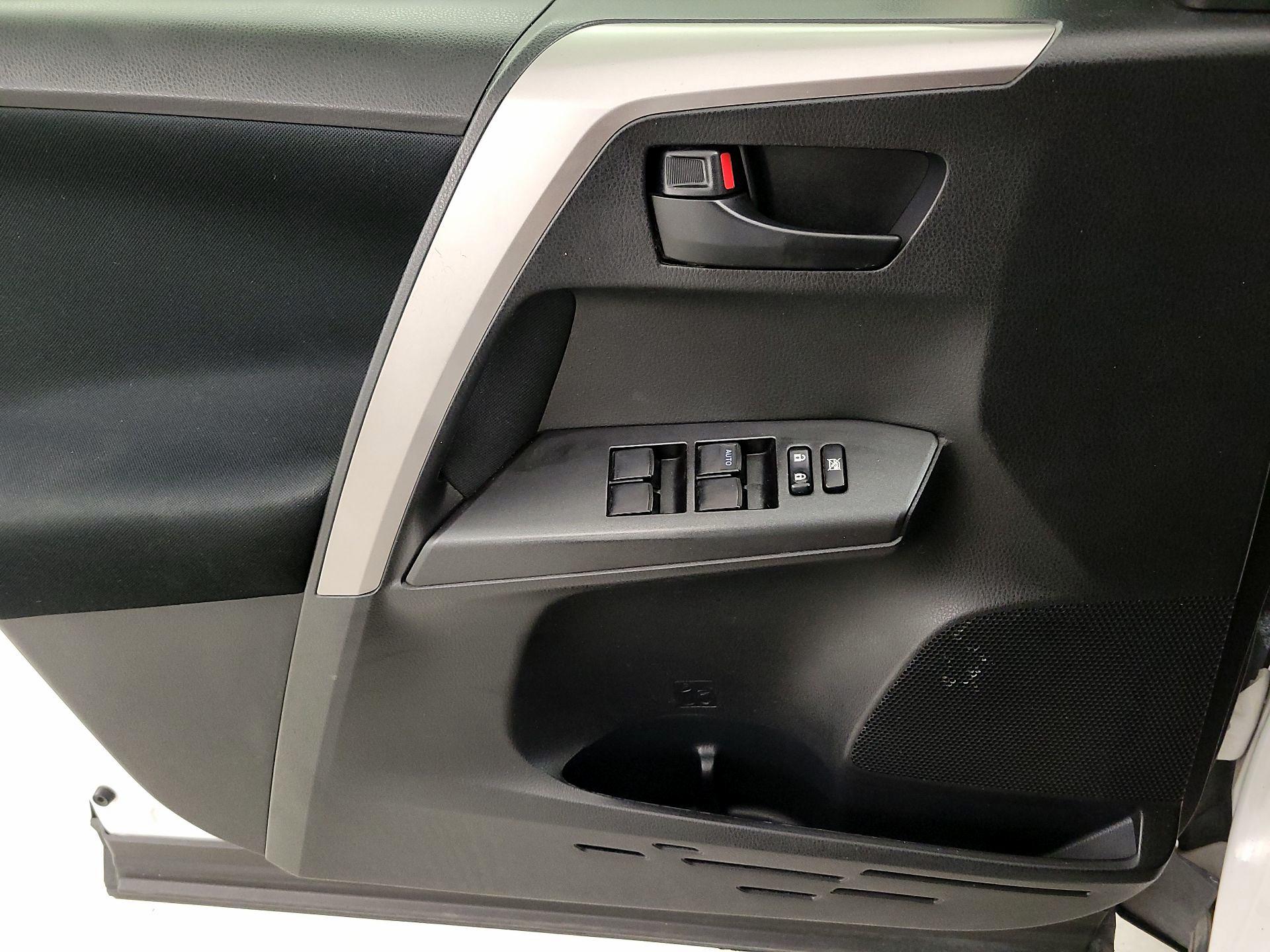 Thumbnail: 2017 Toyota RAV4 - 12