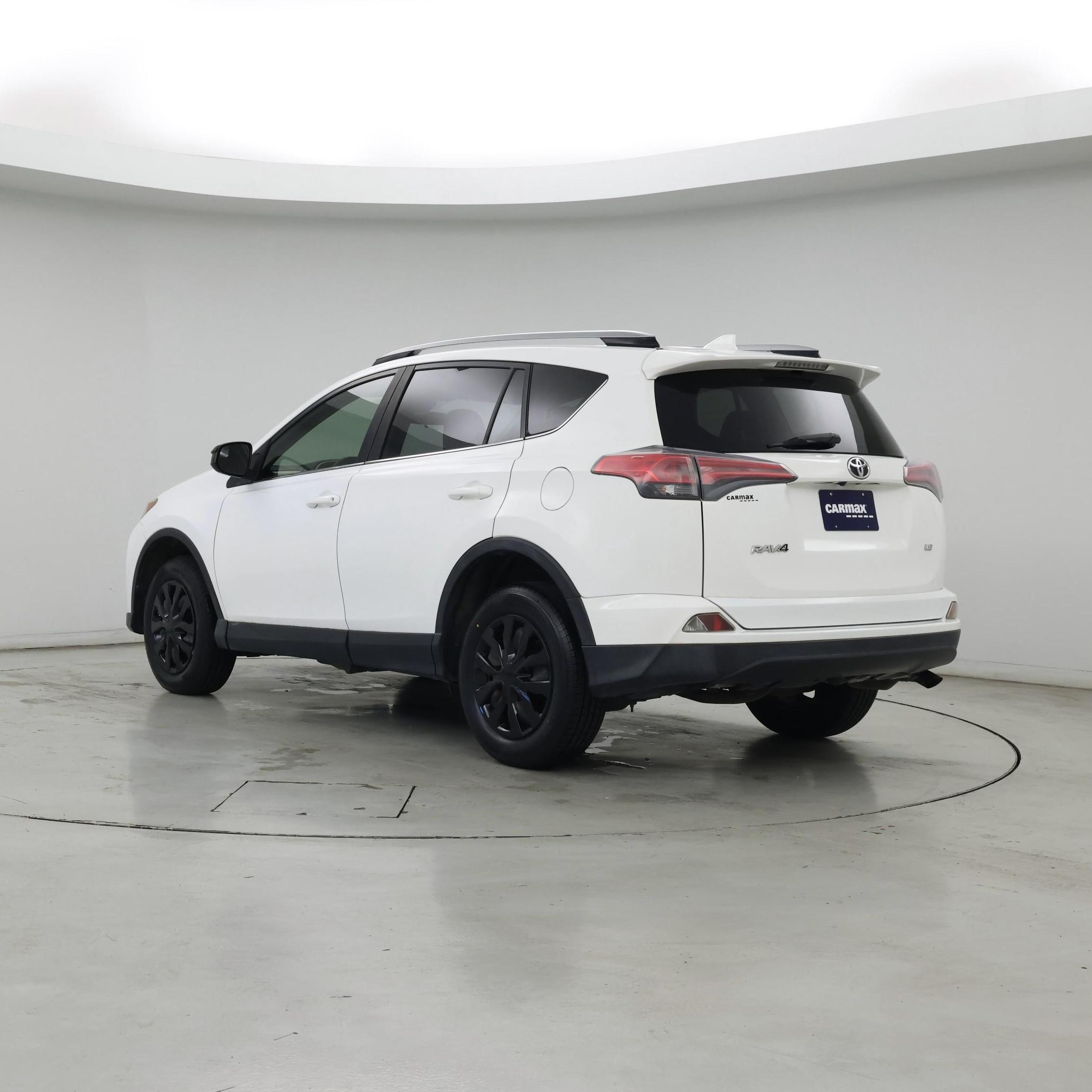 Thumbnail: 2017 Toyota RAV4 - 2