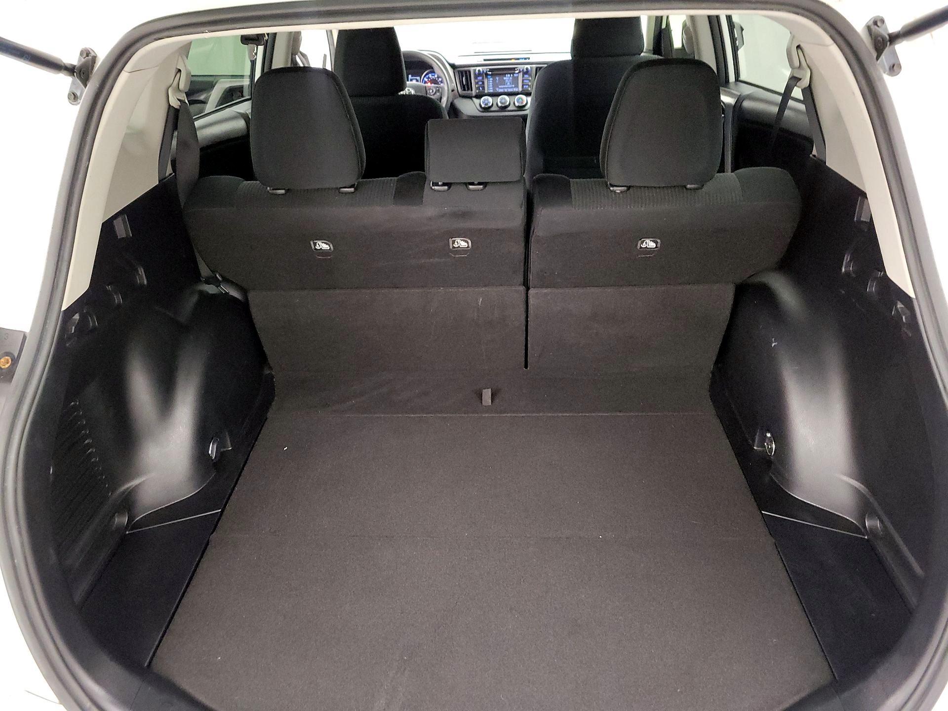 Thumbnail: 2017 Toyota RAV4 - 20