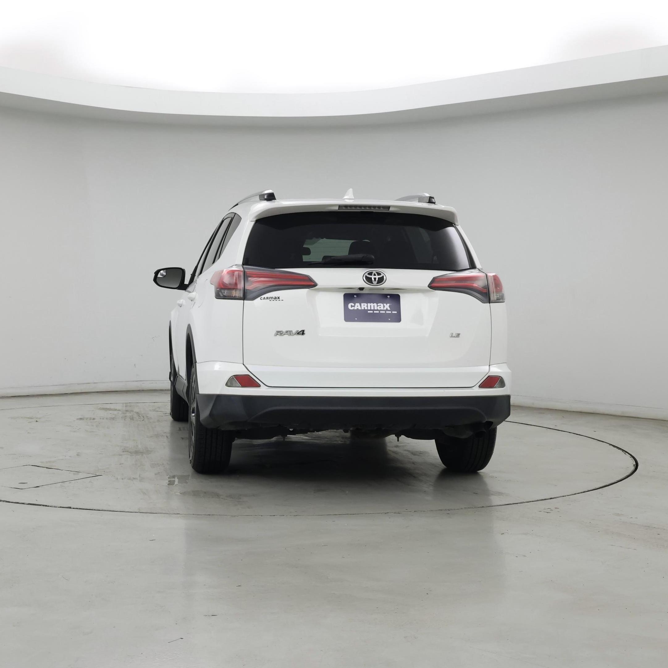 Thumbnail: 2017 Toyota RAV4 - 6