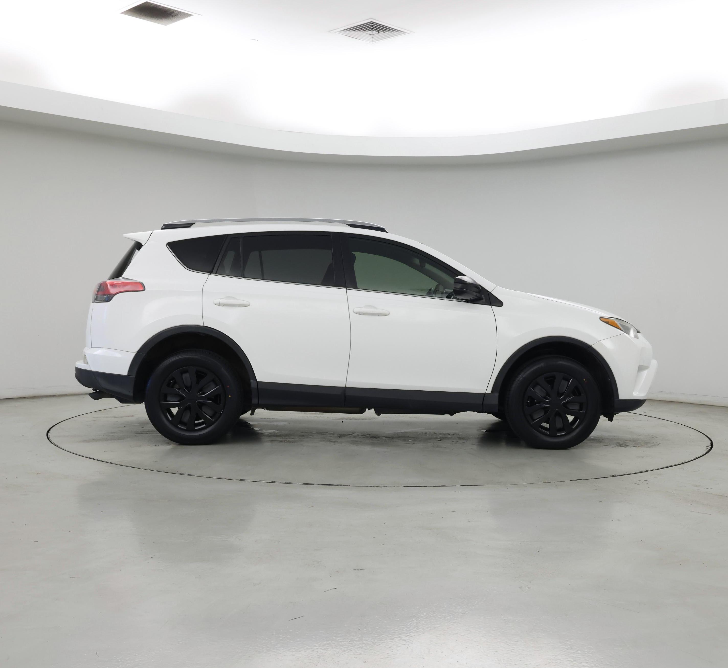 Thumbnail: 2017 Toyota RAV4 - 7