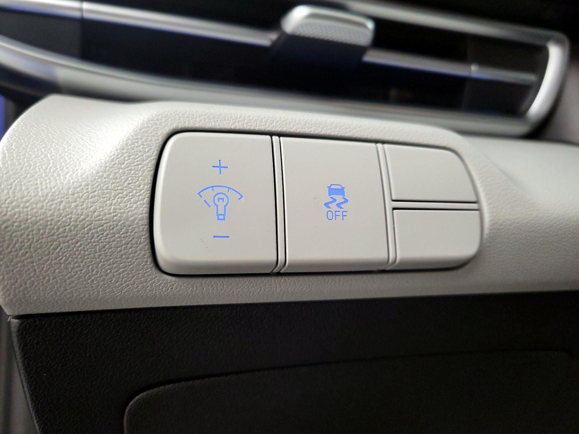 Thumbnail: 2025 Hyundai Elantra - 13