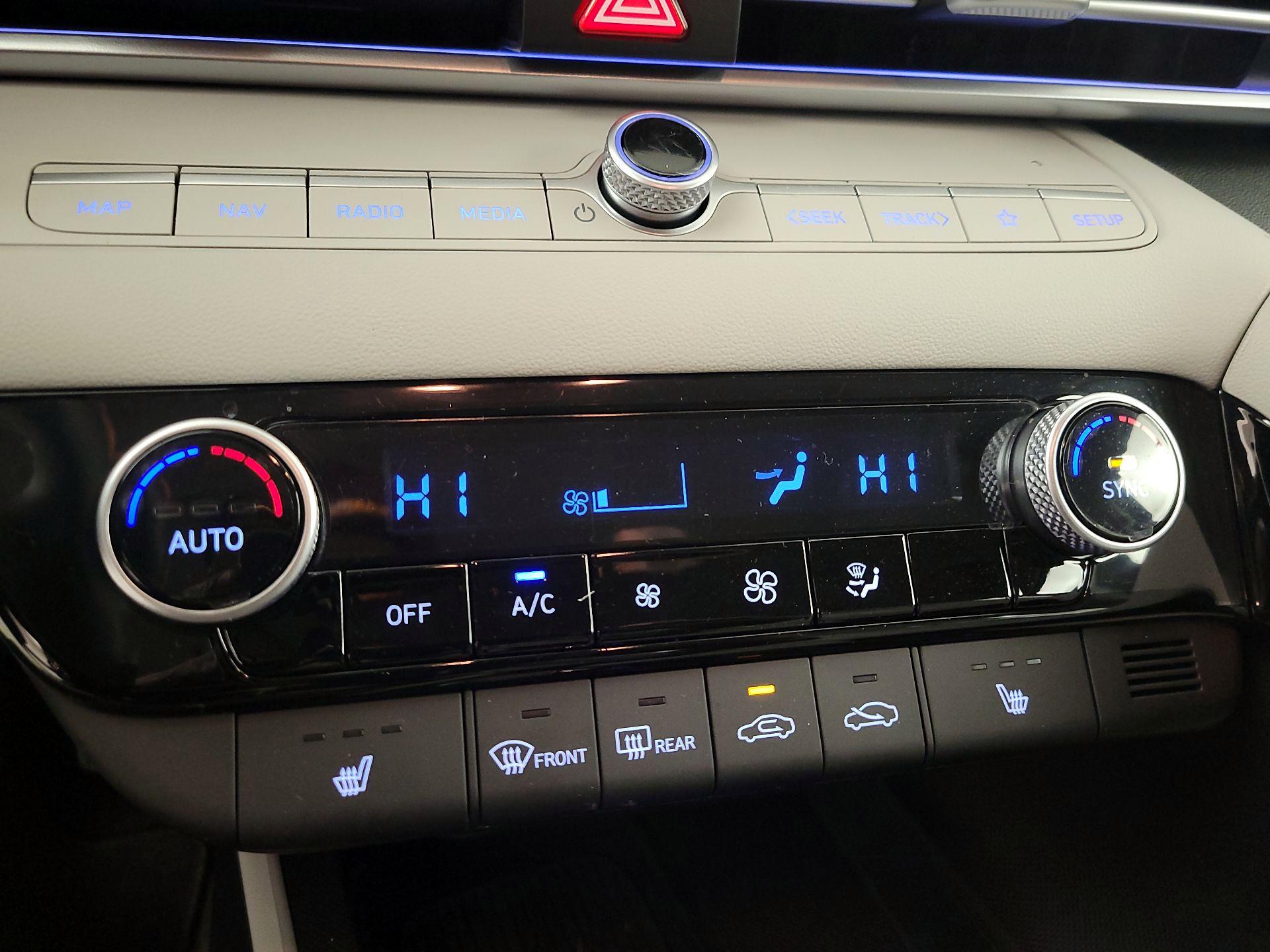 Thumbnail: 2025 Hyundai Elantra - 17