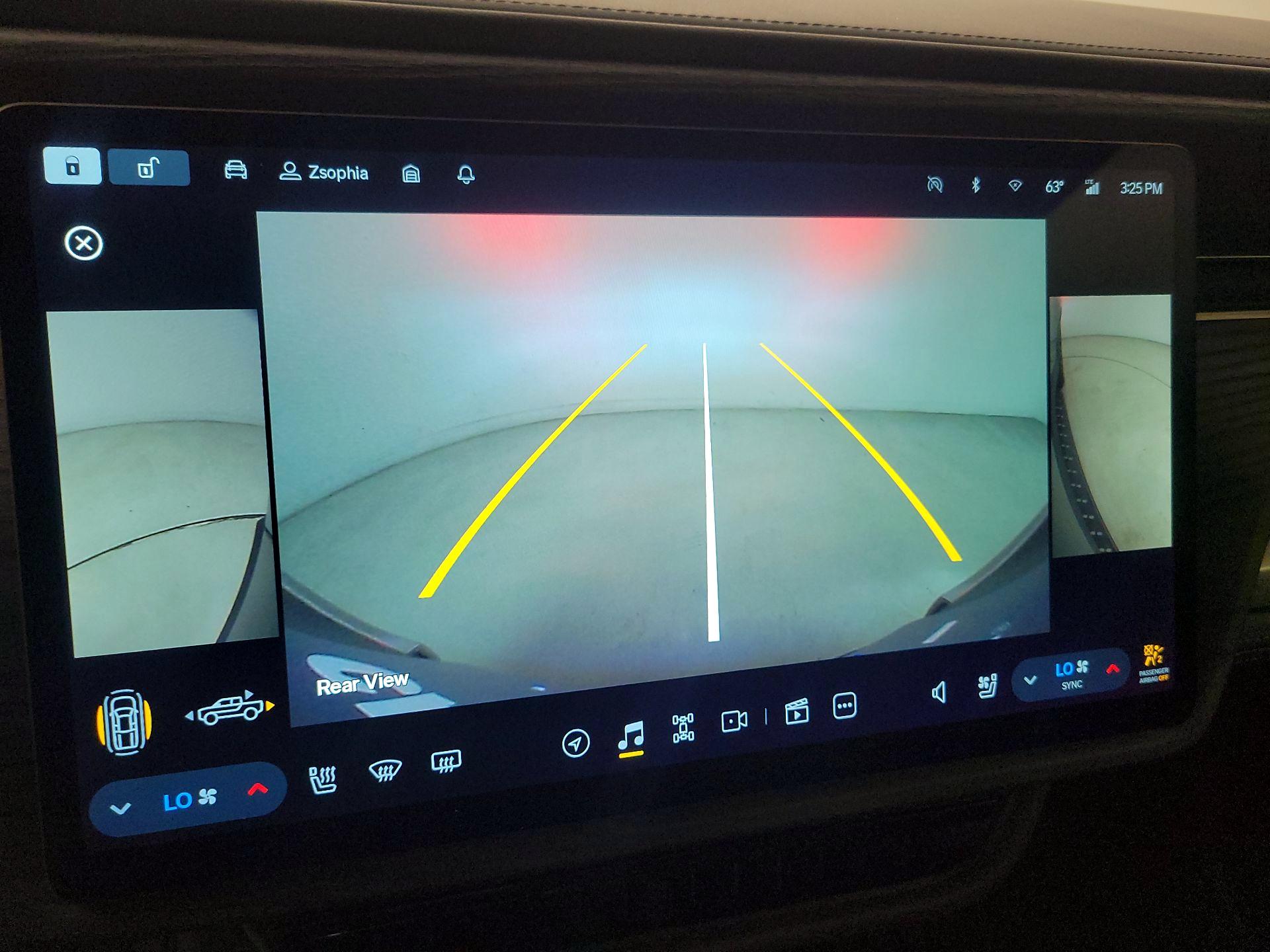 Thumbnail: 2023 Rivian R1T - 14