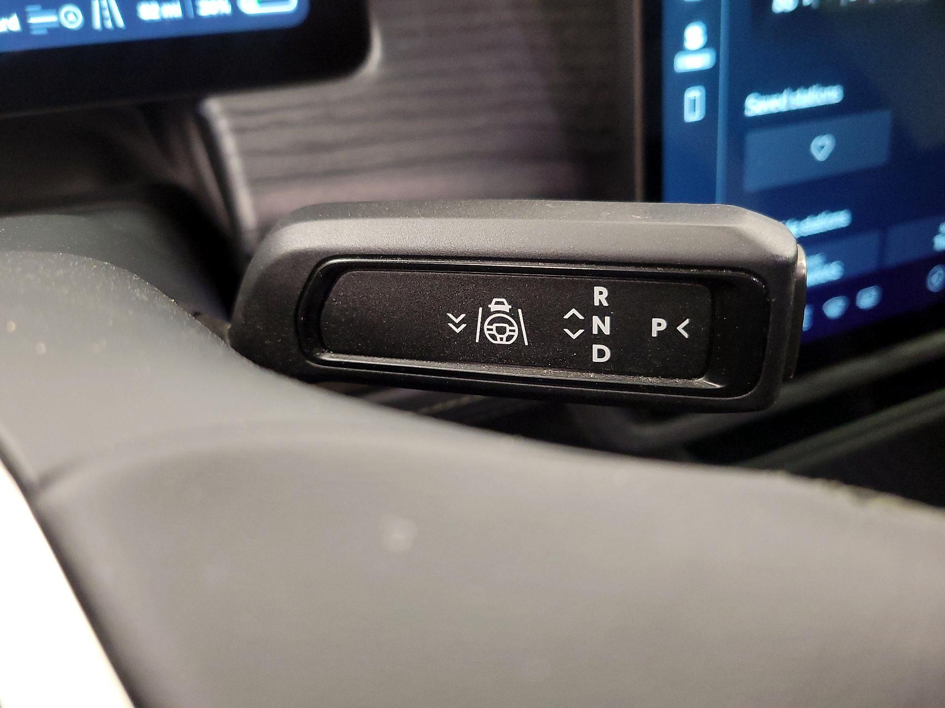 Thumbnail: 2023 Rivian R1T - 17