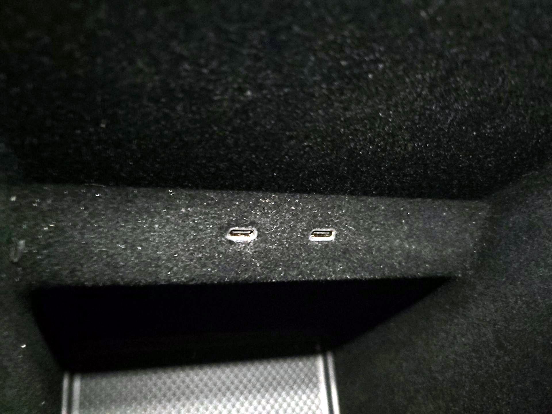 Thumbnail: 2023 Rivian R1T - 18