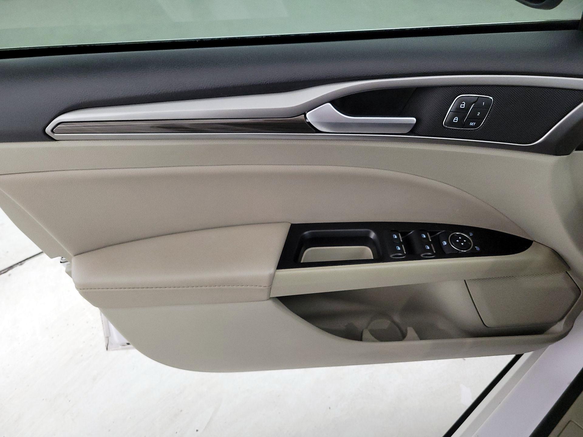 Thumbnail: 2020 Ford Fusion - 12