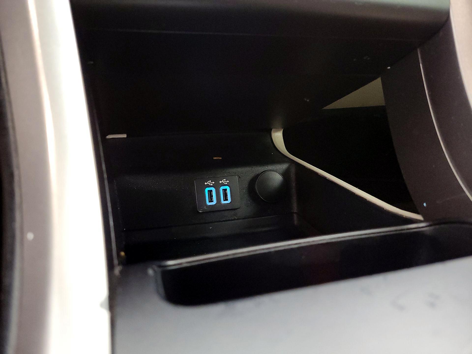 Thumbnail: 2020 Ford Fusion - 19