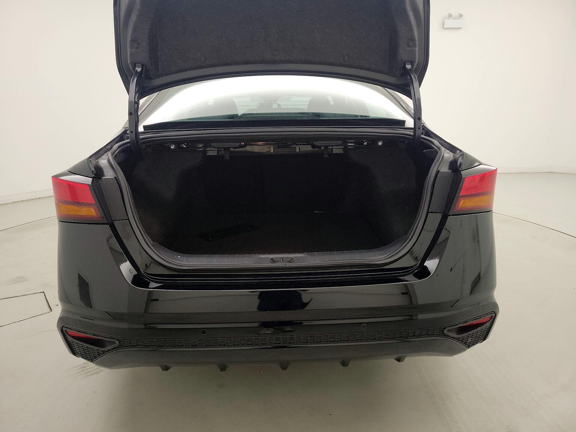 Thumbnail: 2023 Nissan Altima - 20