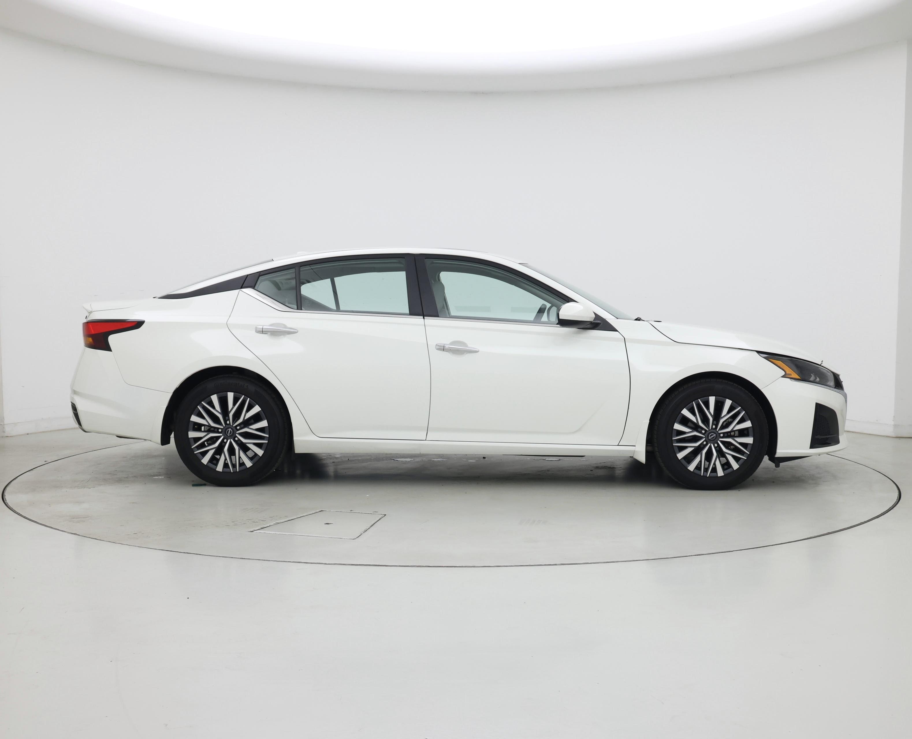 Thumbnail: 2023 Nissan Altima - 7