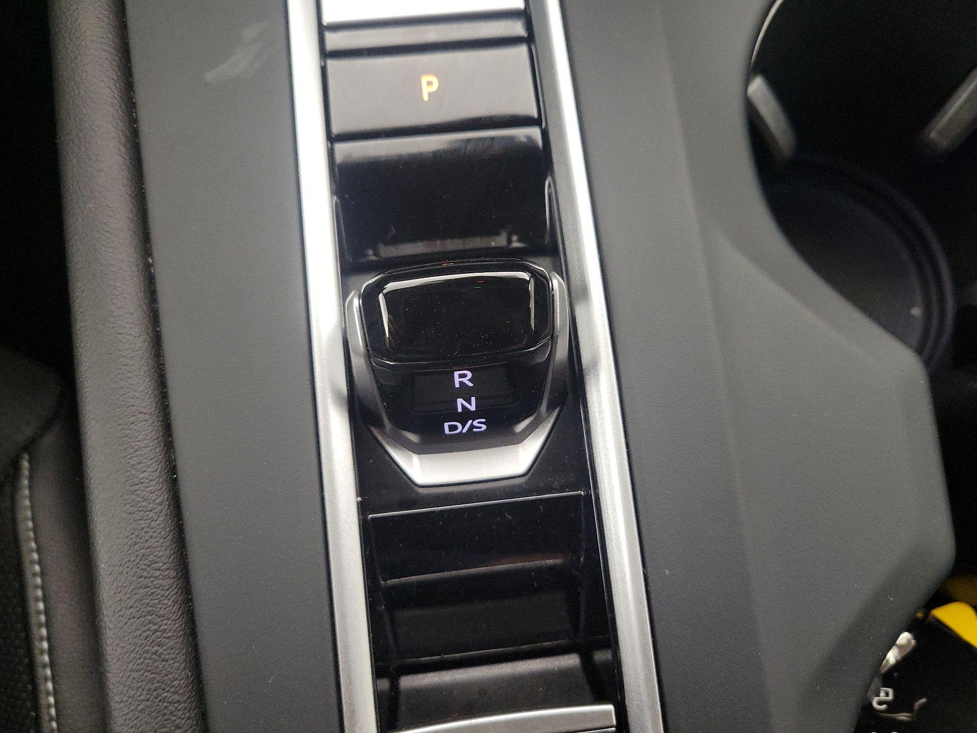 Thumbnail: 2024 Volkswagen Atlas - 17