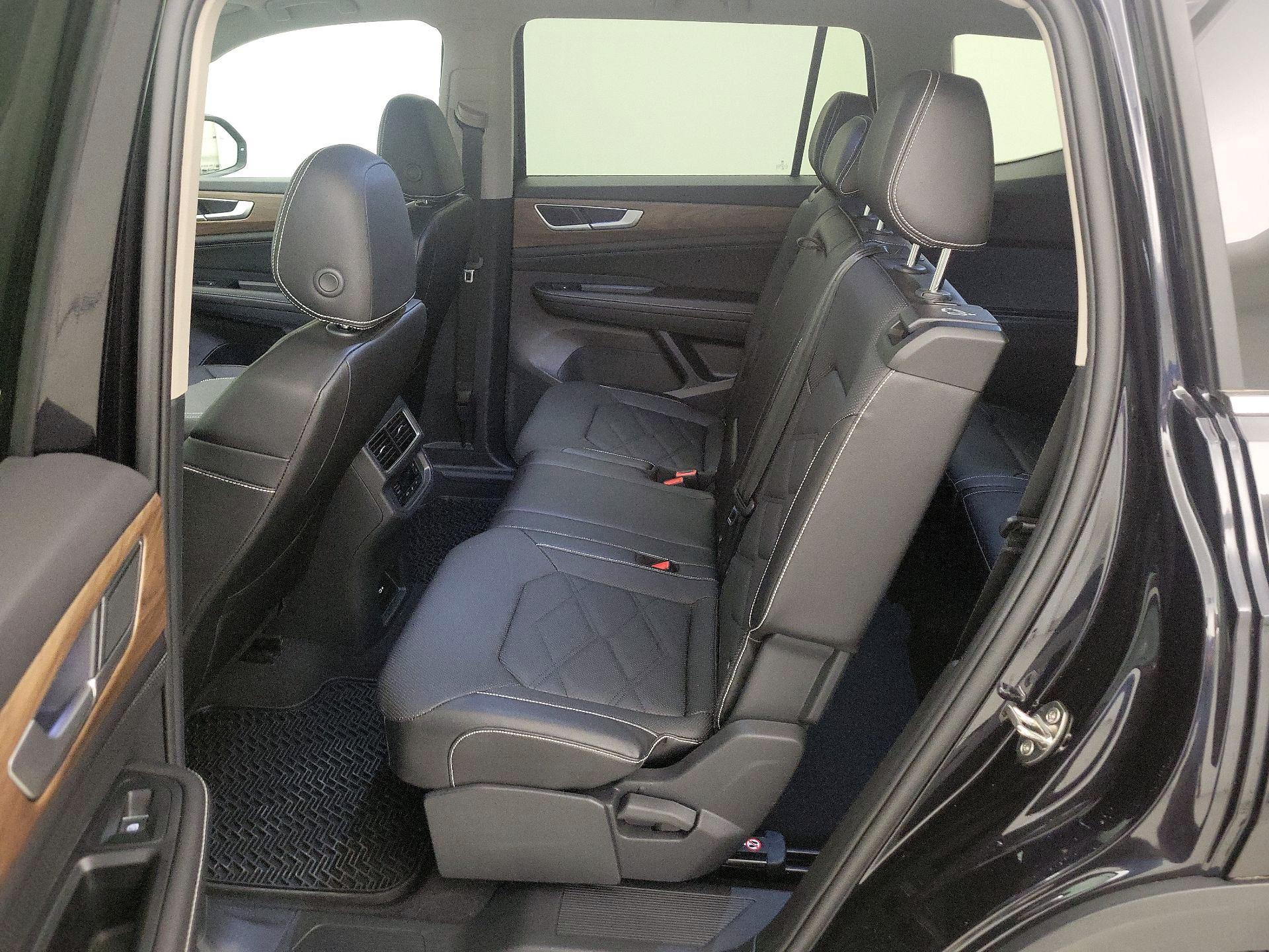 Thumbnail: 2024 Volkswagen Atlas - 19