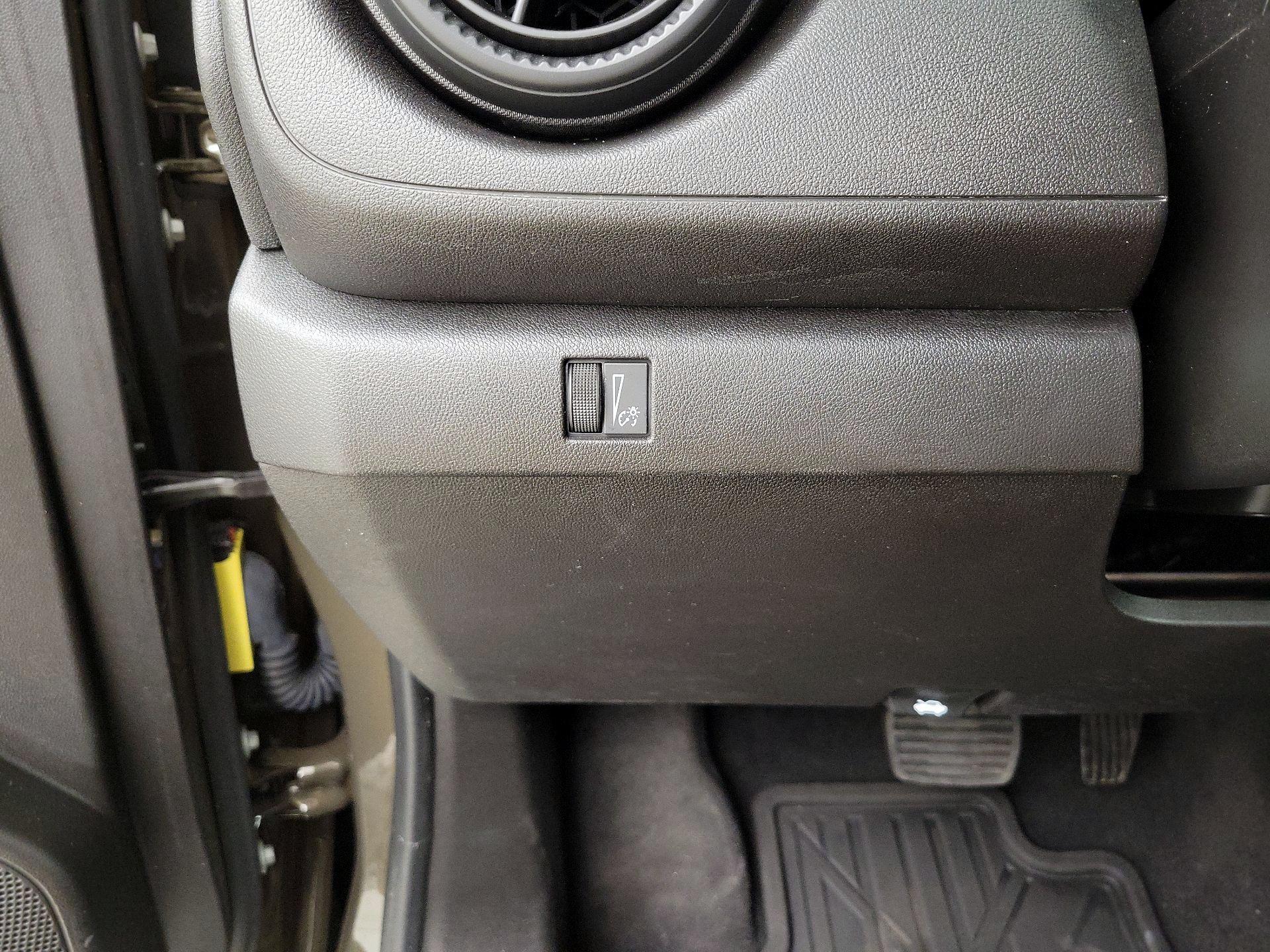 Thumbnail: 2024 Chevrolet Colorado - 13