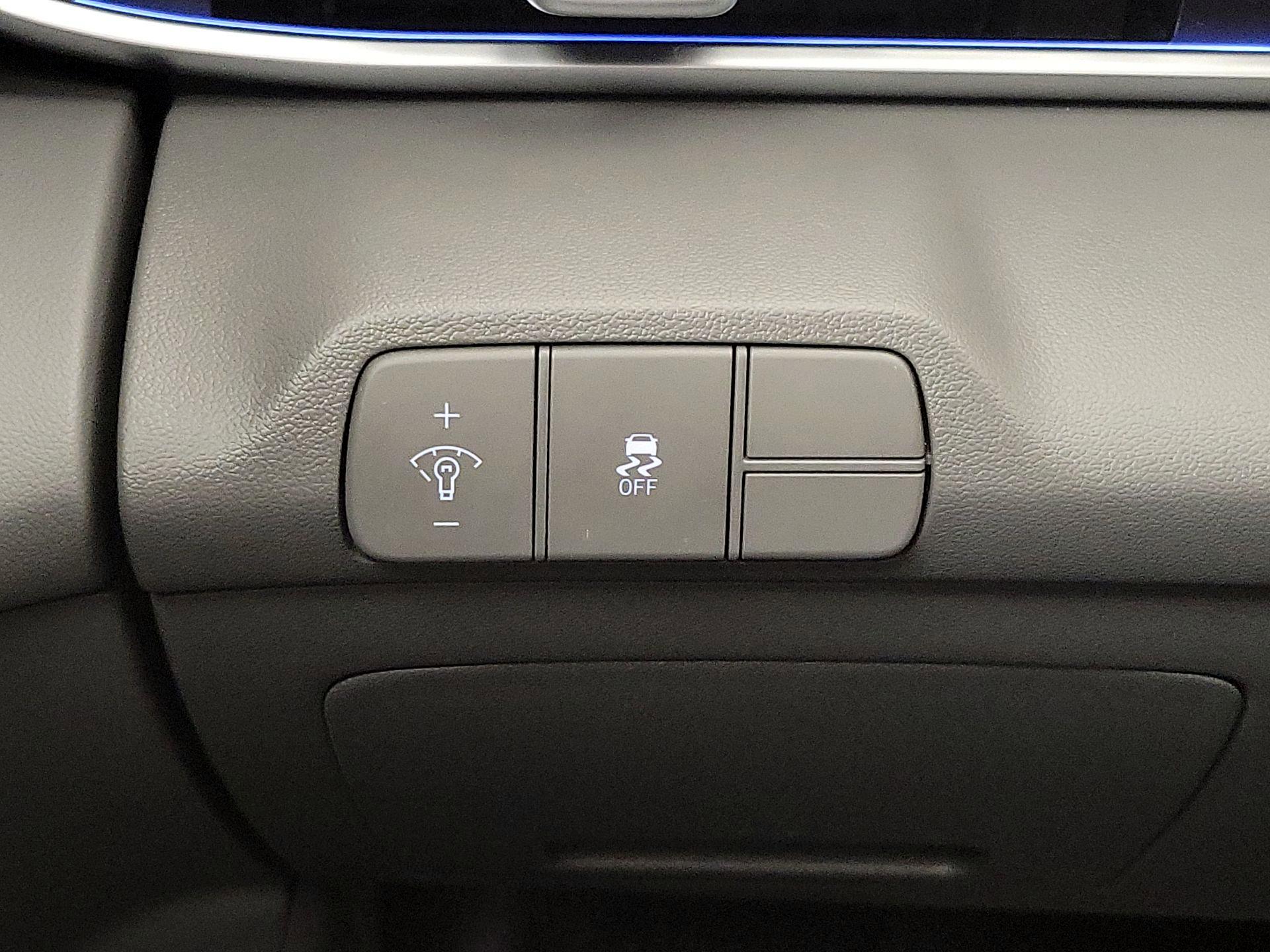 Thumbnail: 2025 Hyundai Elantra - 13