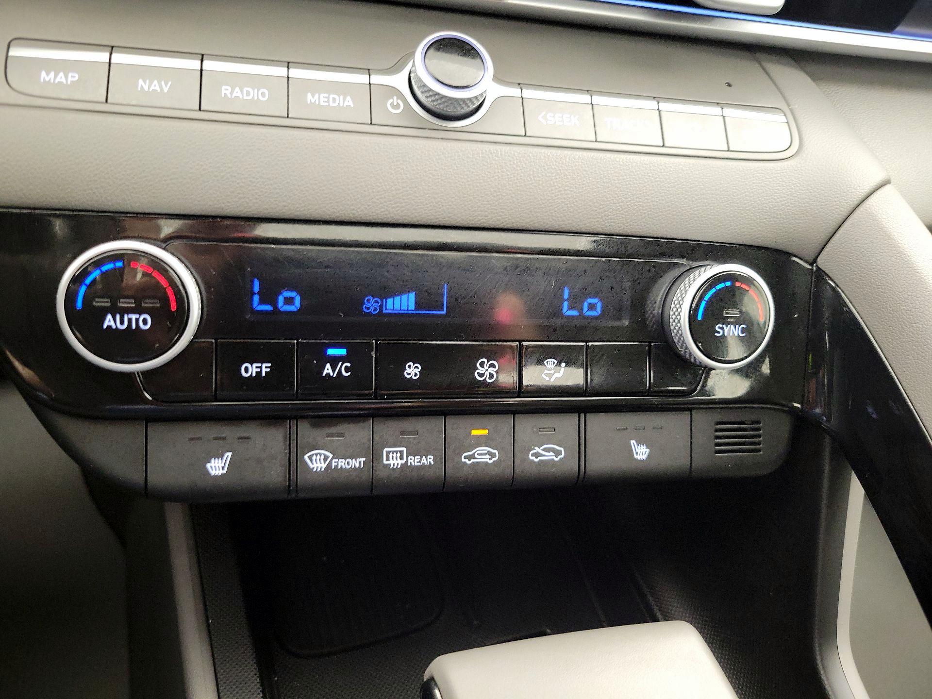 Thumbnail: 2025 Hyundai Elantra - 17