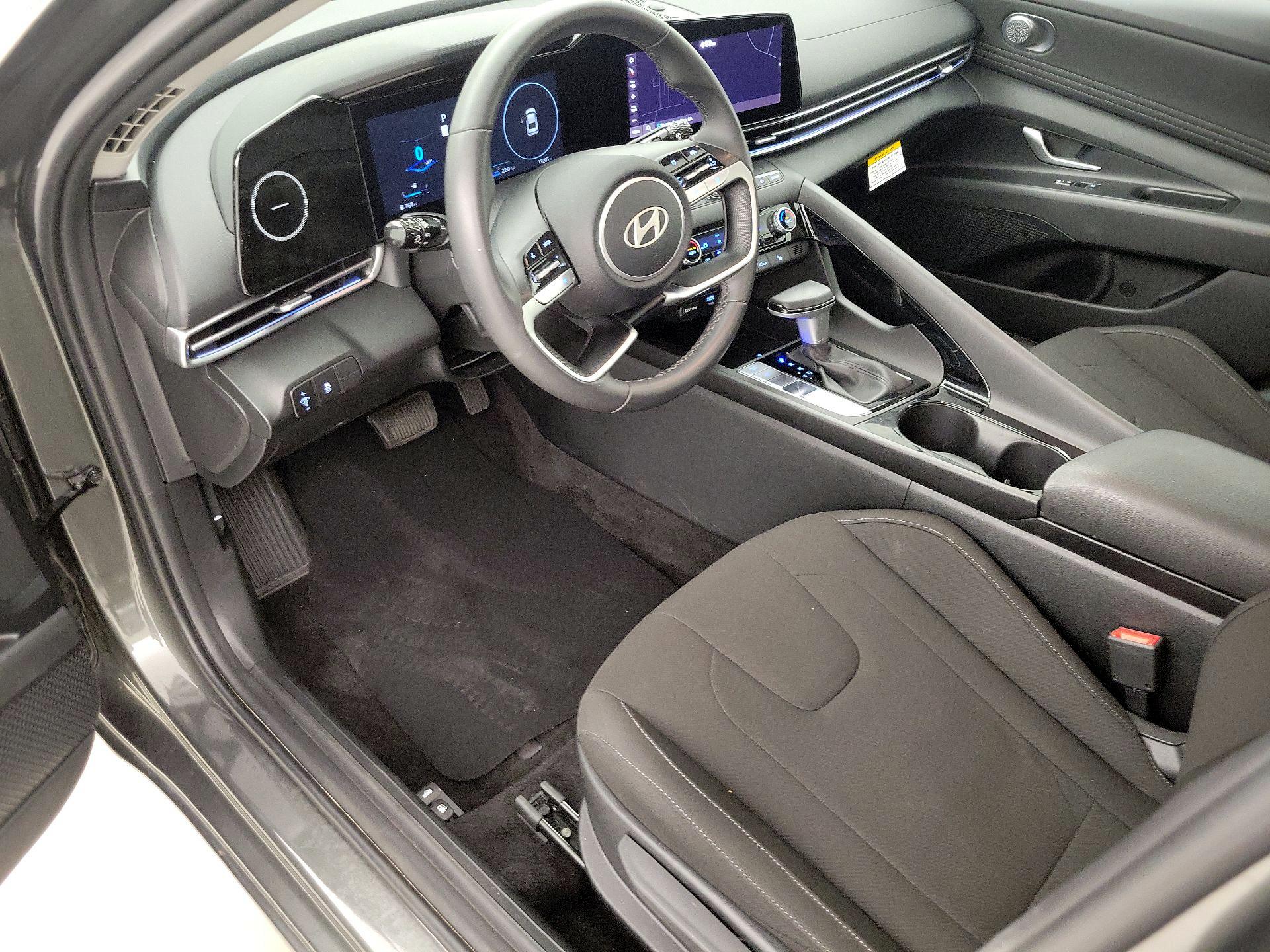 Thumbnail: 2025 Hyundai Elantra - 11