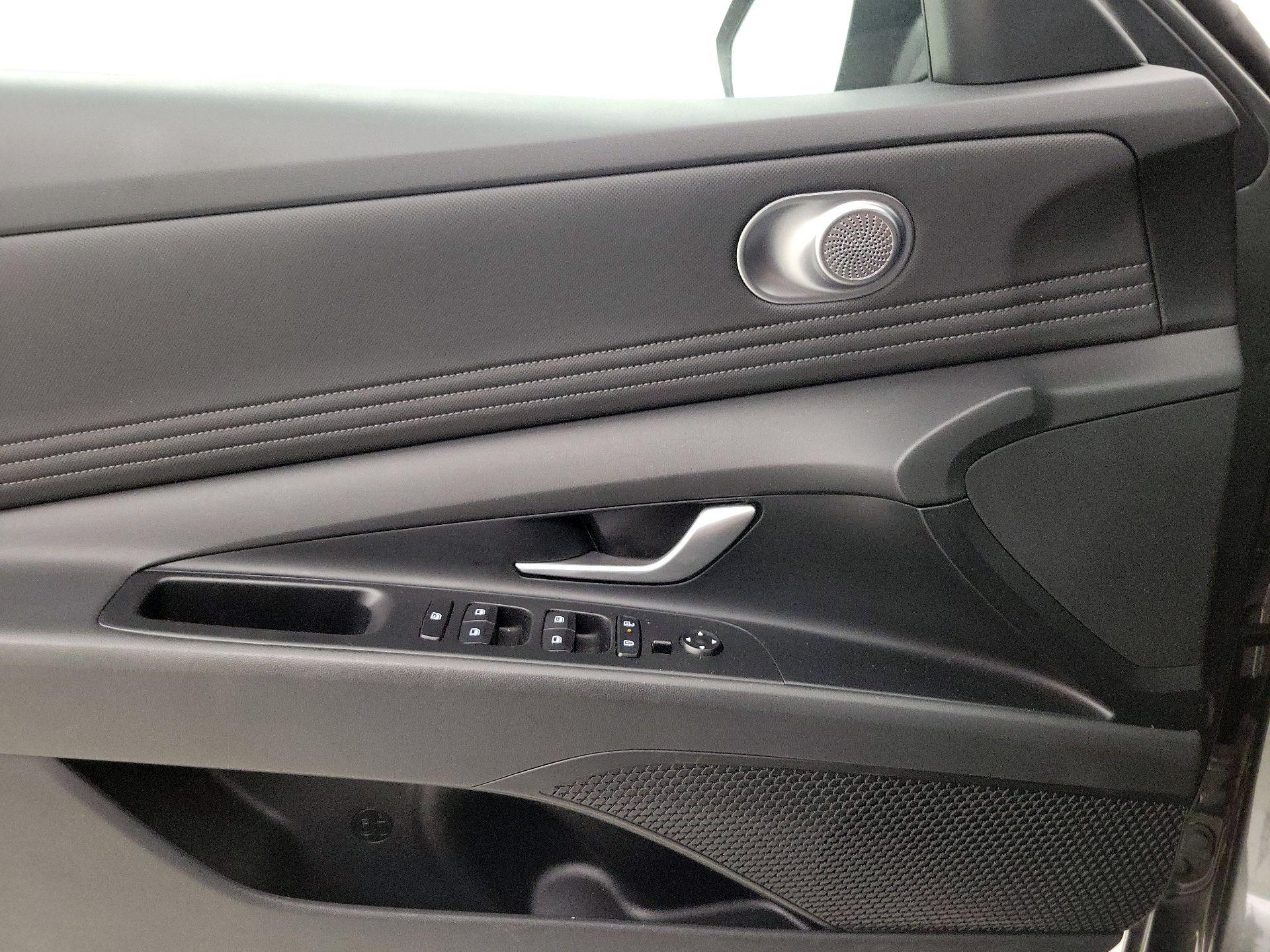 Thumbnail: 2025 Hyundai Elantra - 12