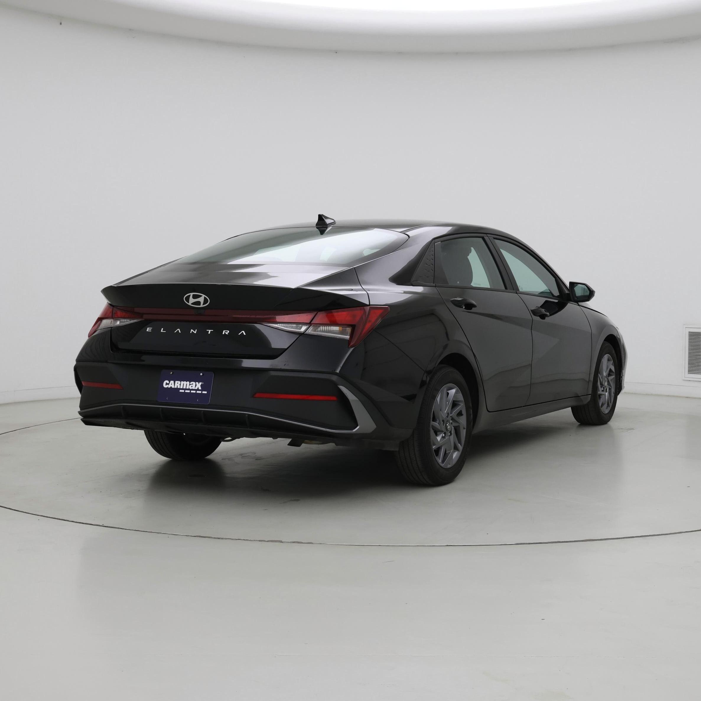 Thumbnail: 2024 Hyundai Elantra - 8