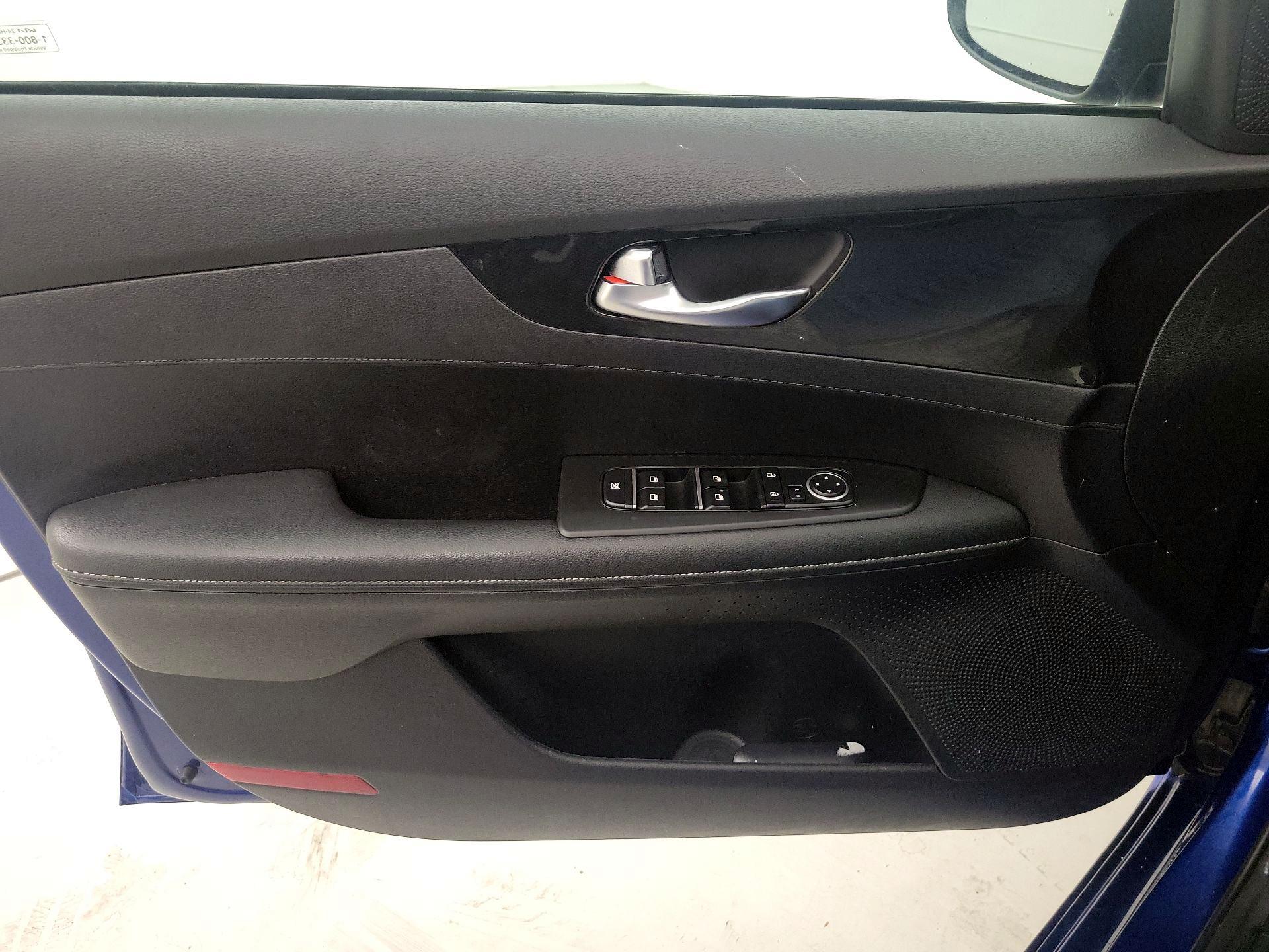 Thumbnail: 2024 Kia Forte - 12