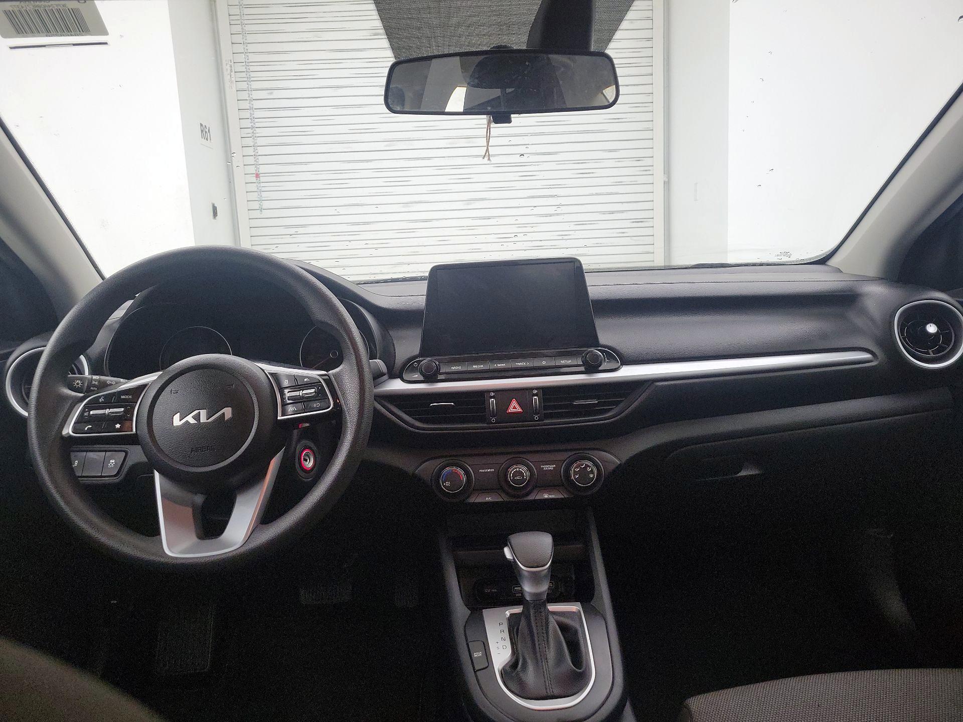 Thumbnail: 2024 Kia Forte - 9