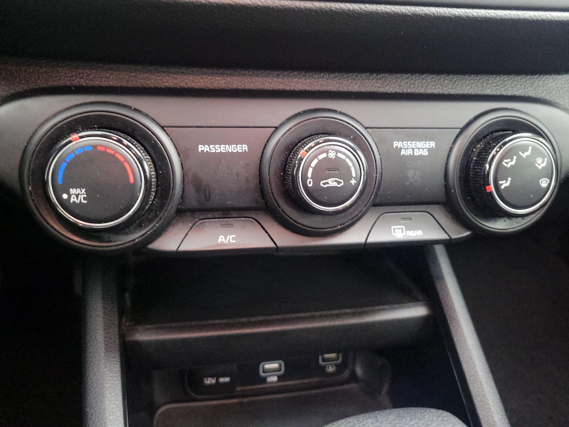 Thumbnail: 2024 Kia Forte - 16