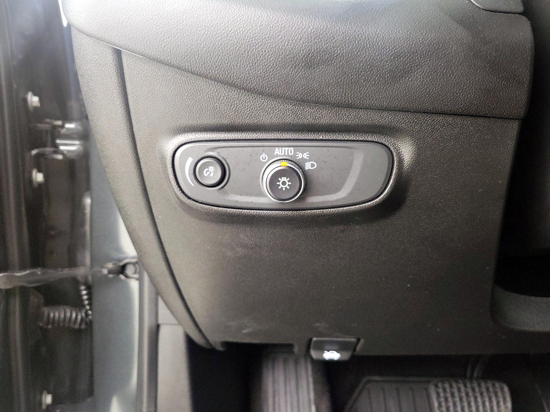 Thumbnail: 2020 Chevrolet Equinox - 13