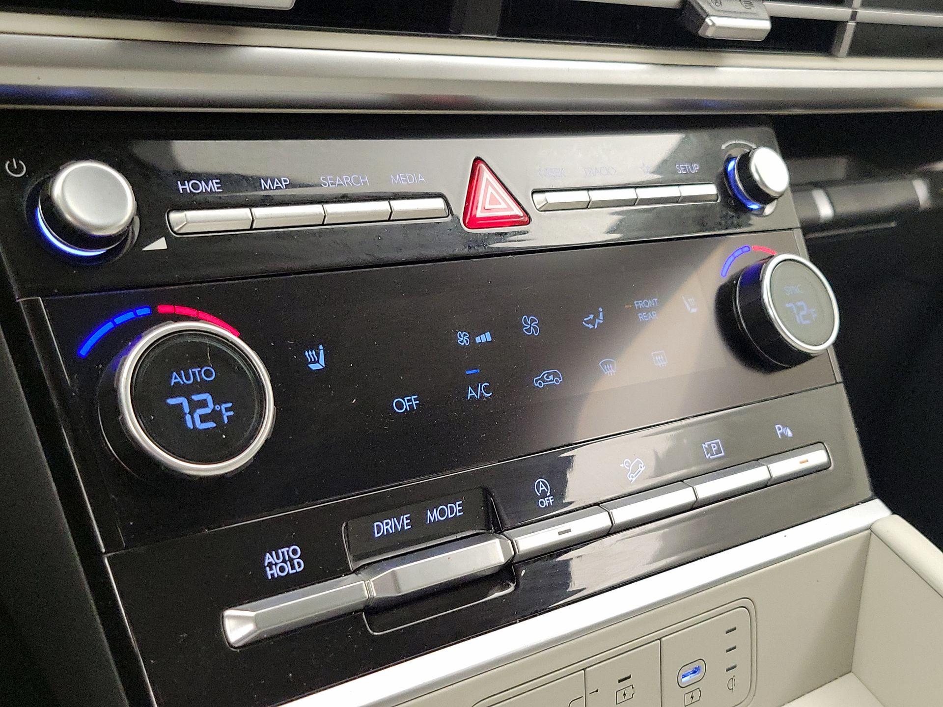 Thumbnail: 2024 Hyundai Santa Fe - 16