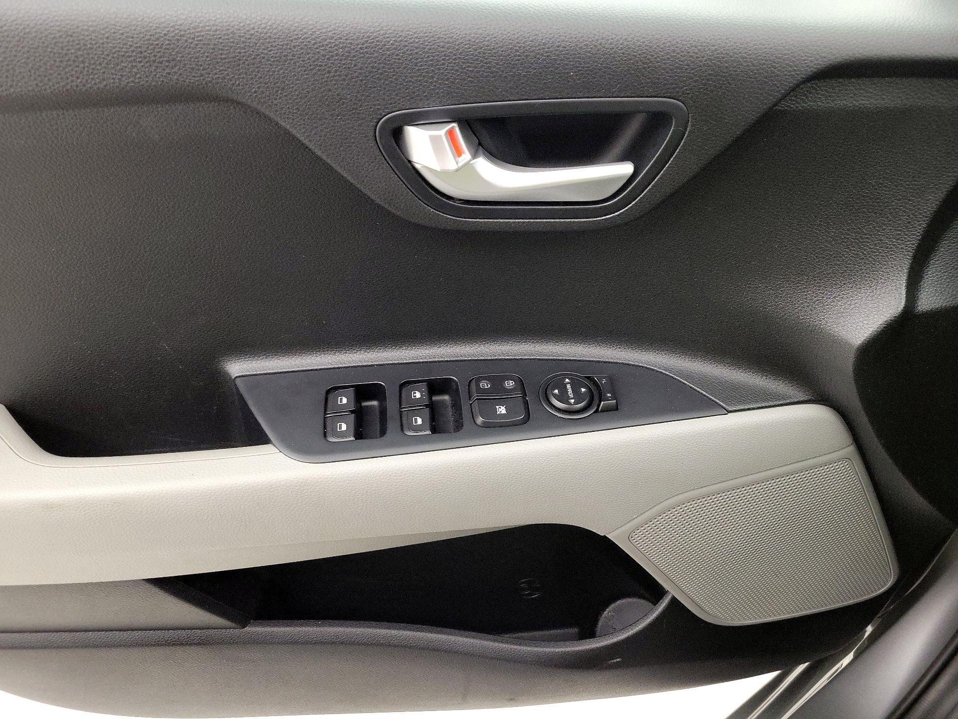 Thumbnail: 2022 Kia Rio - 12