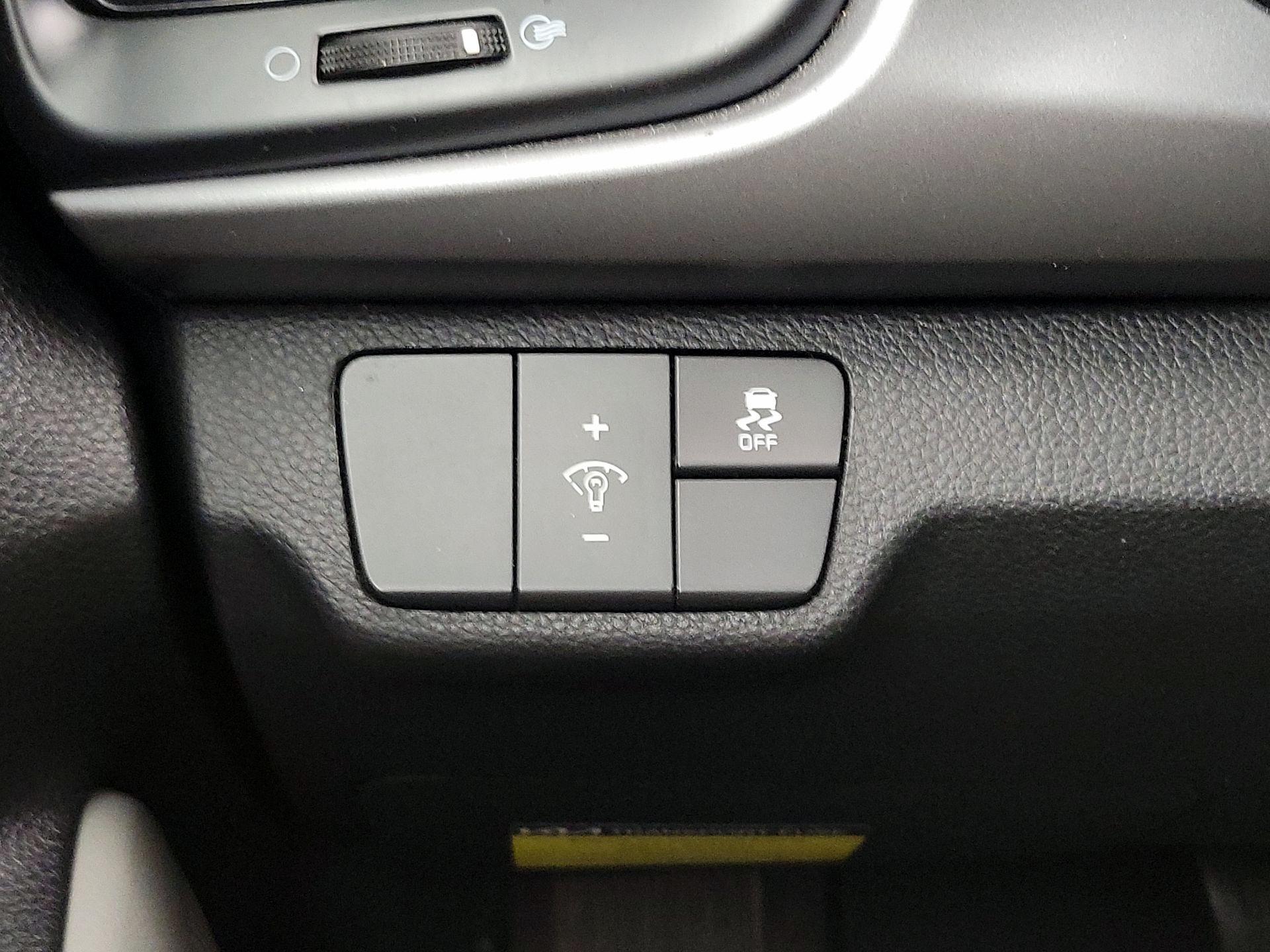 Thumbnail: 2022 Kia Rio - 13