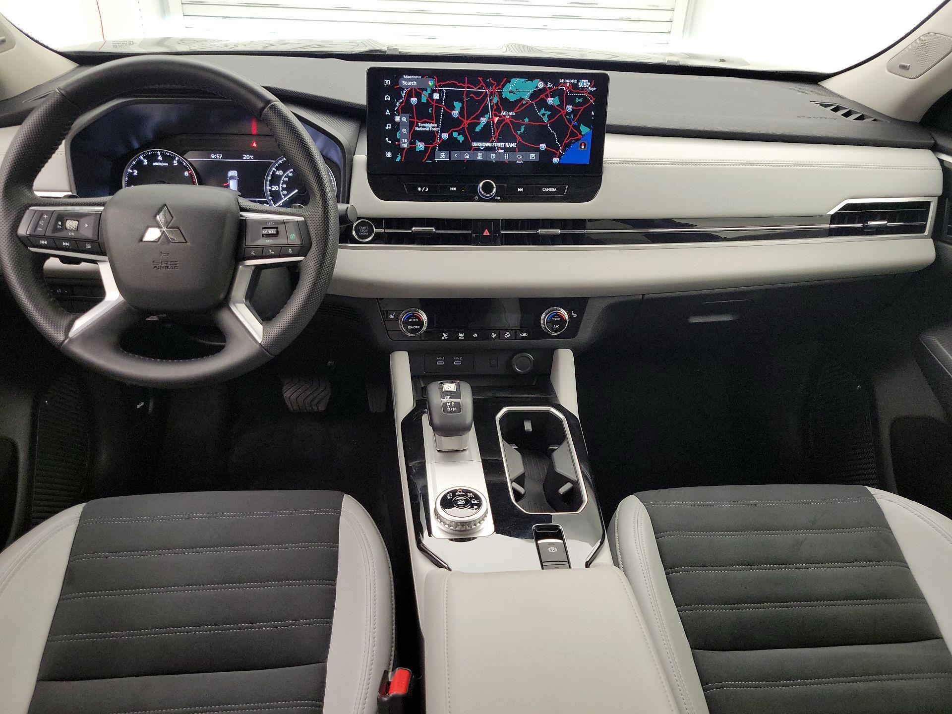 Thumbnail: 2025 Mitsubishi Outlander - 9