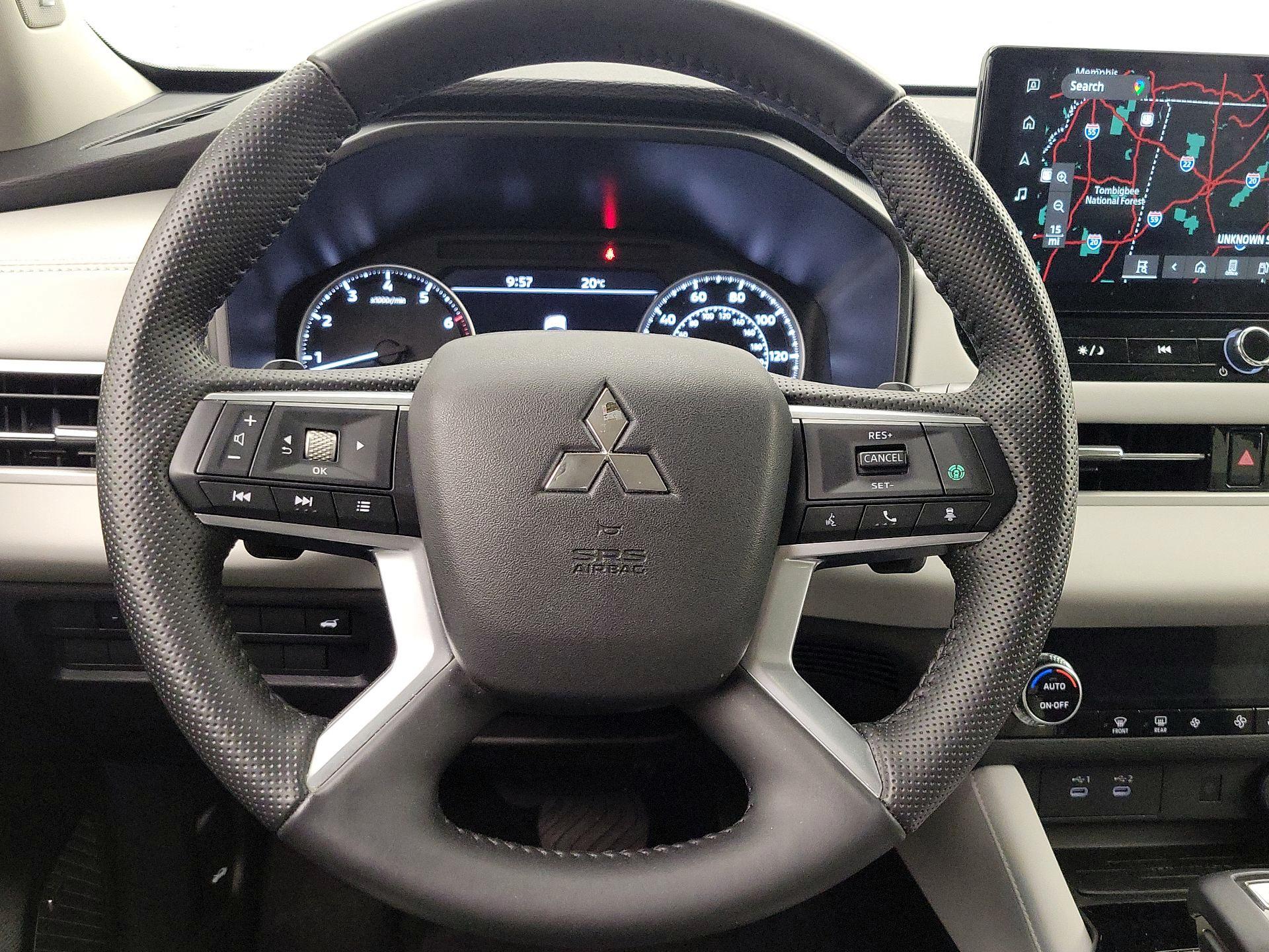 Thumbnail: 2025 Mitsubishi Outlander - 10