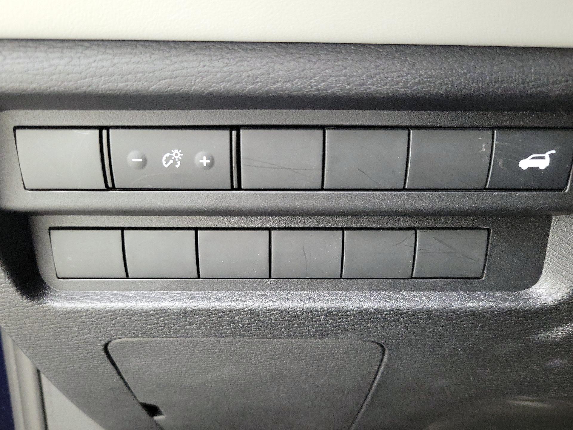 Thumbnail: 2025 Mitsubishi Outlander - 13