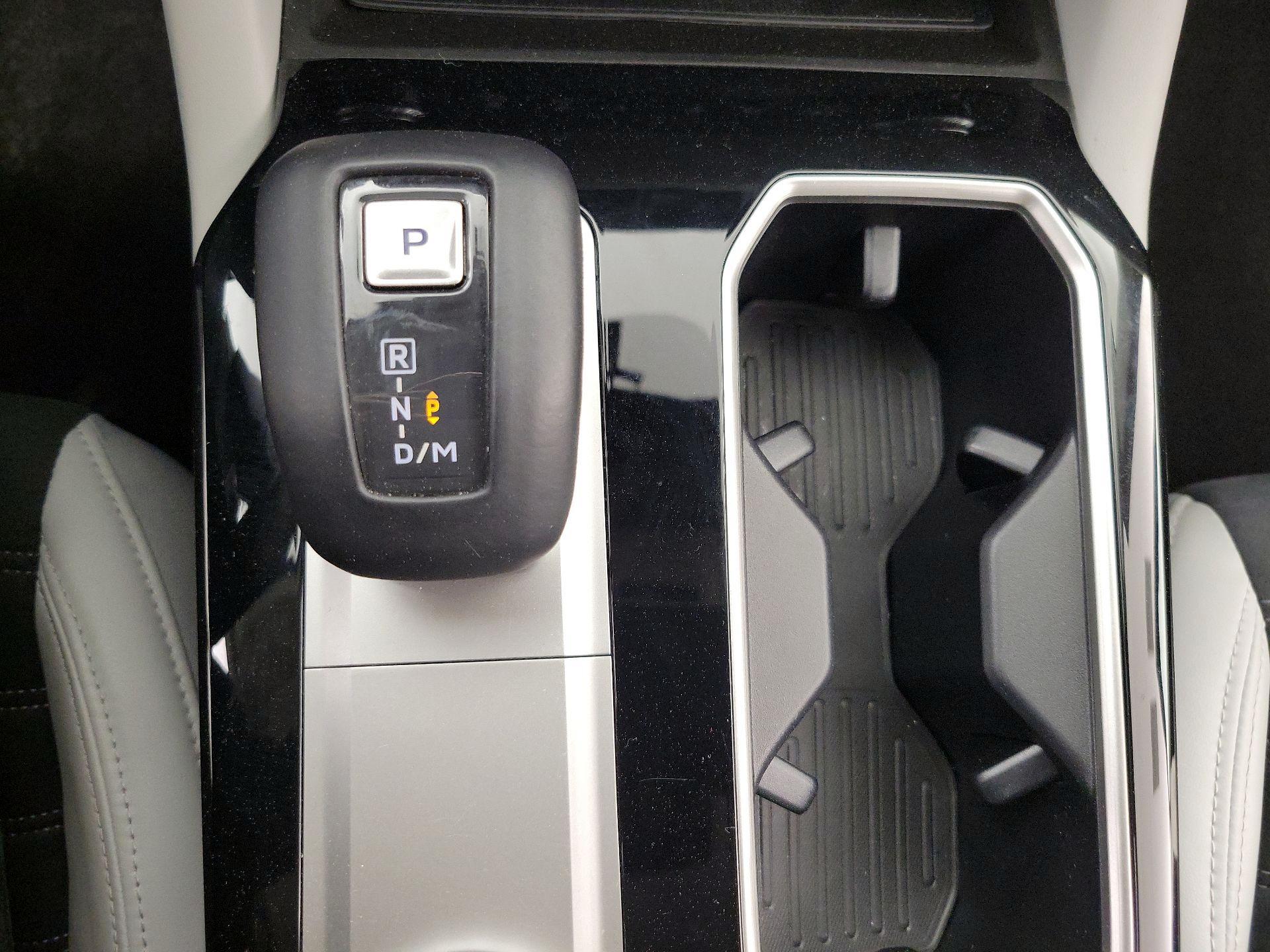 Thumbnail: 2025 Mitsubishi Outlander - 18