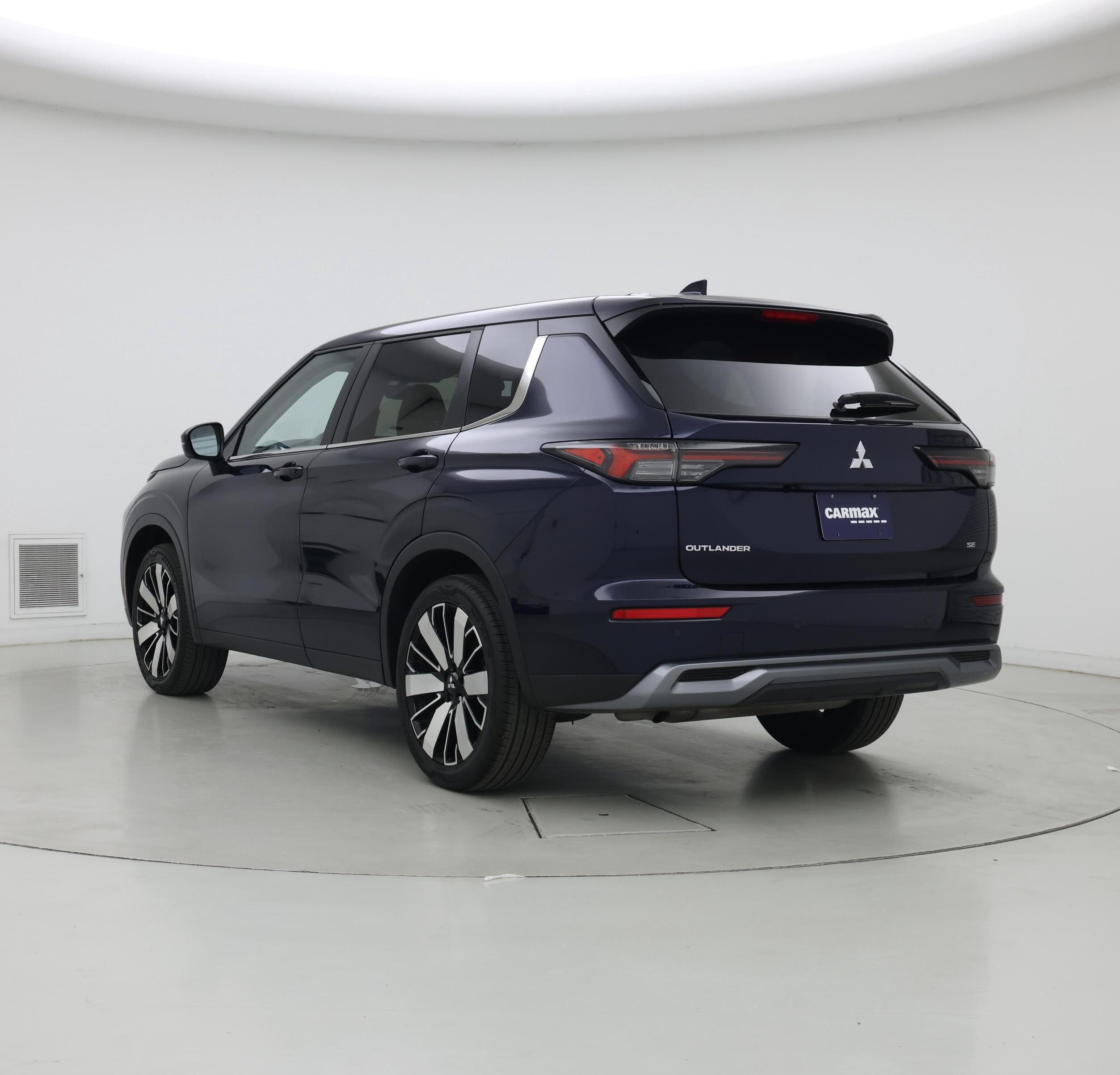 Thumbnail: 2025 Mitsubishi Outlander - 2