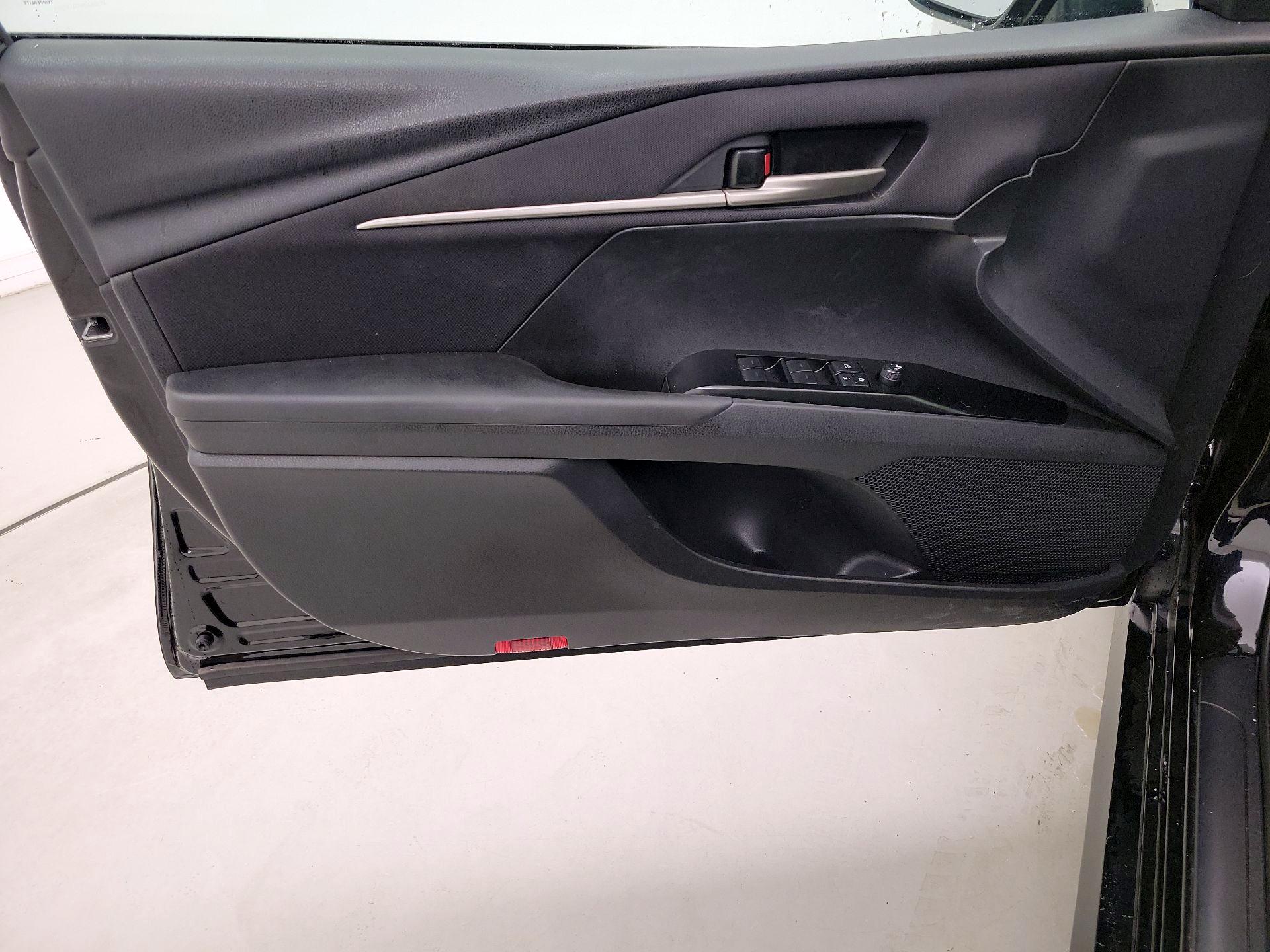 Thumbnail: 2025 Toyota Camry - 12