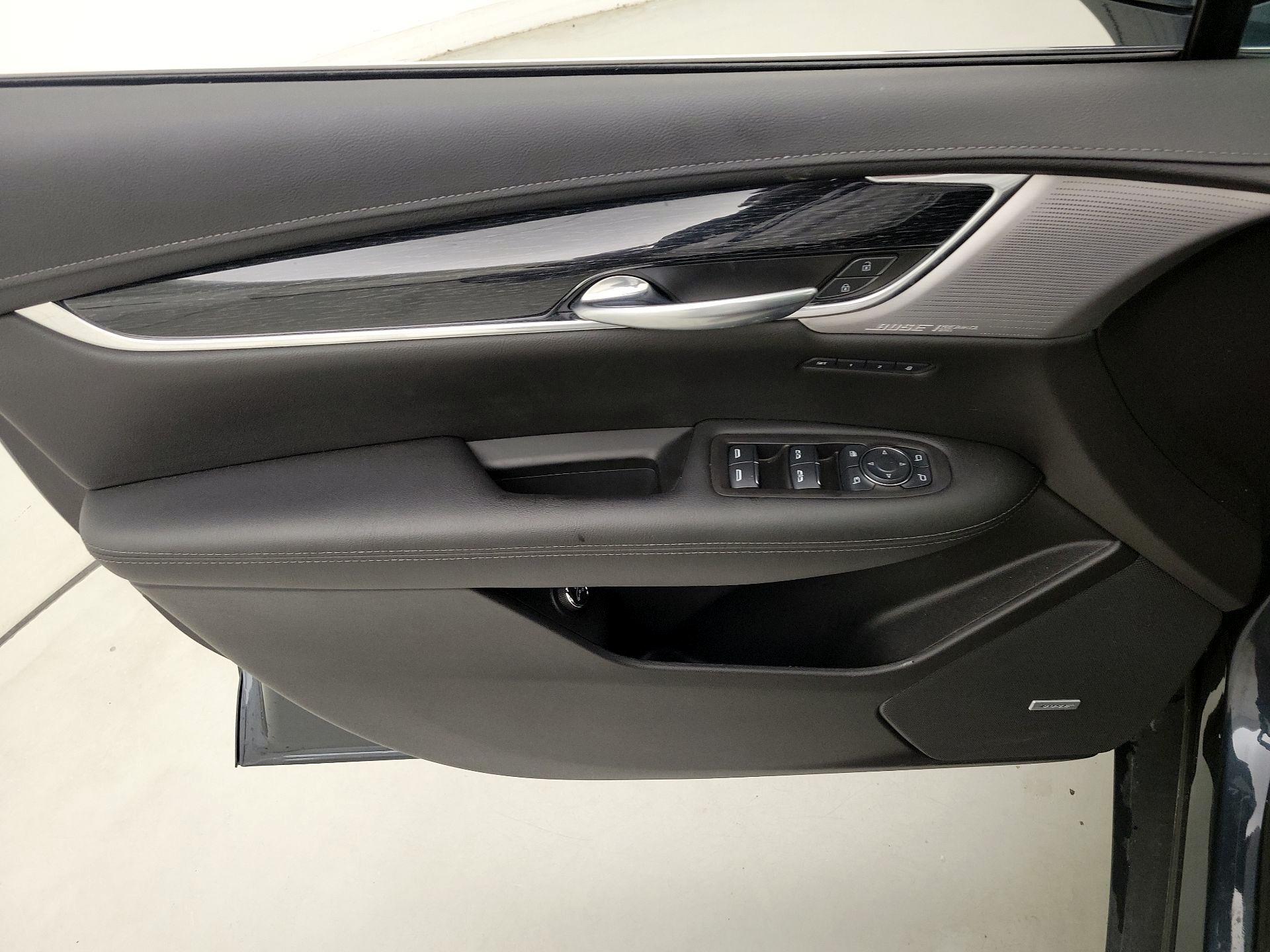 Thumbnail: 2020 Cadillac XT5 - 12