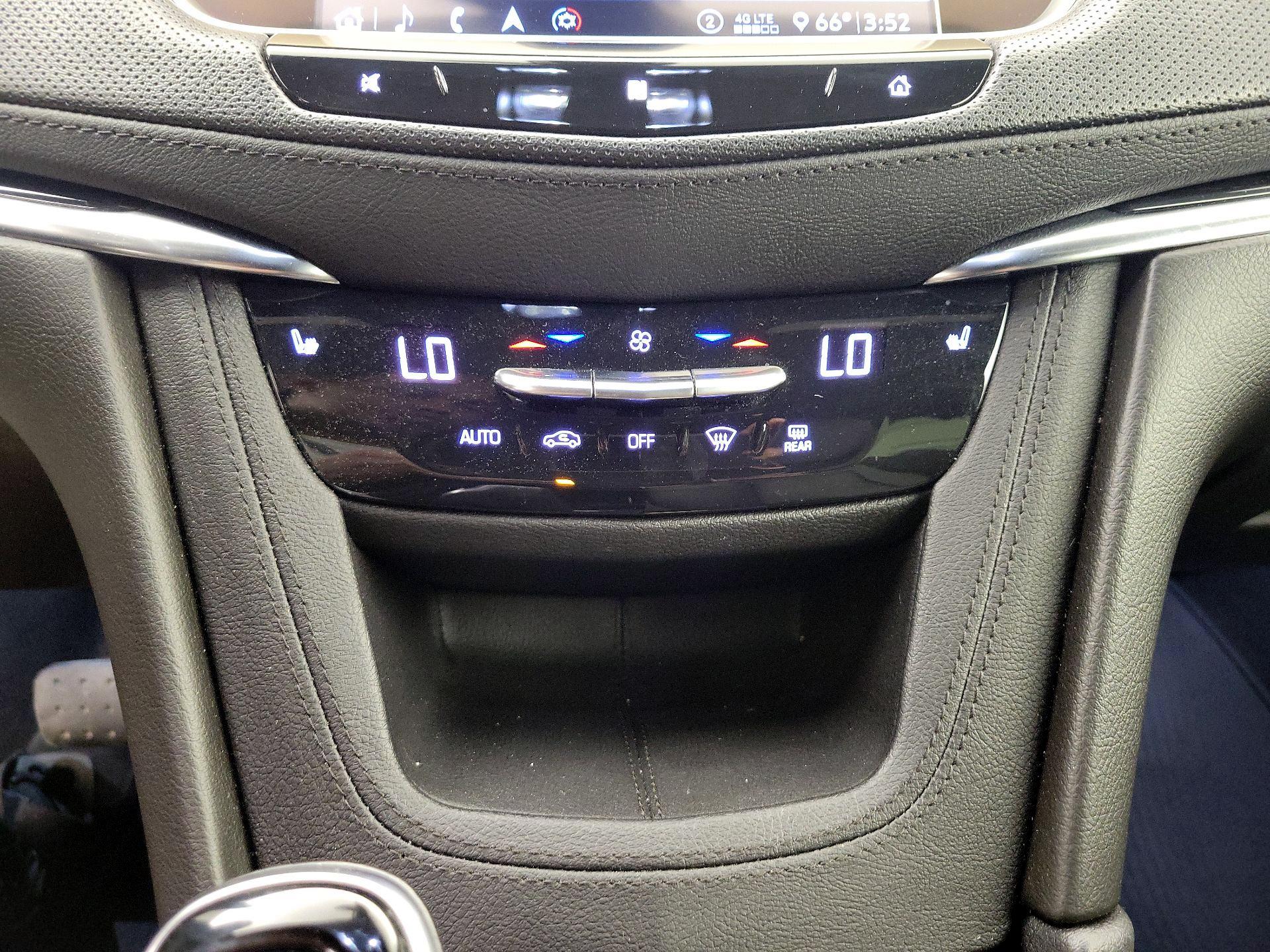Thumbnail: 2020 Cadillac XT5 - 17