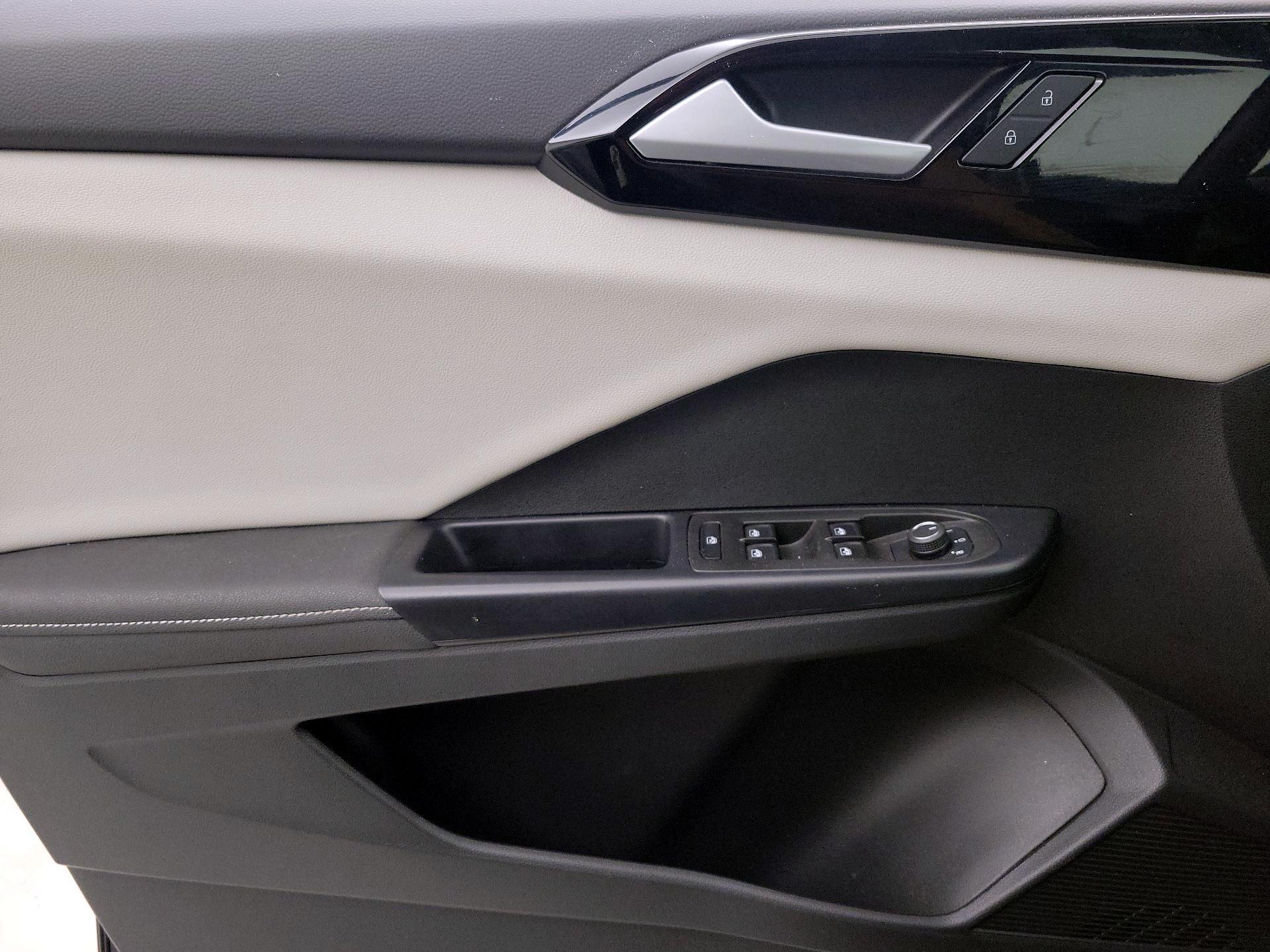 Thumbnail: 2025 Volkswagen Taos - 12