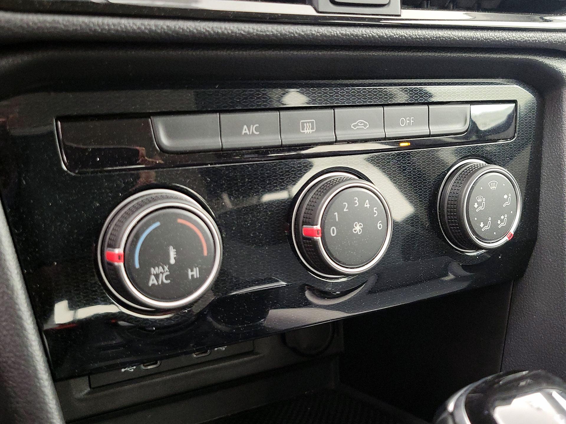 Thumbnail: 2025 Volkswagen Taos - 16