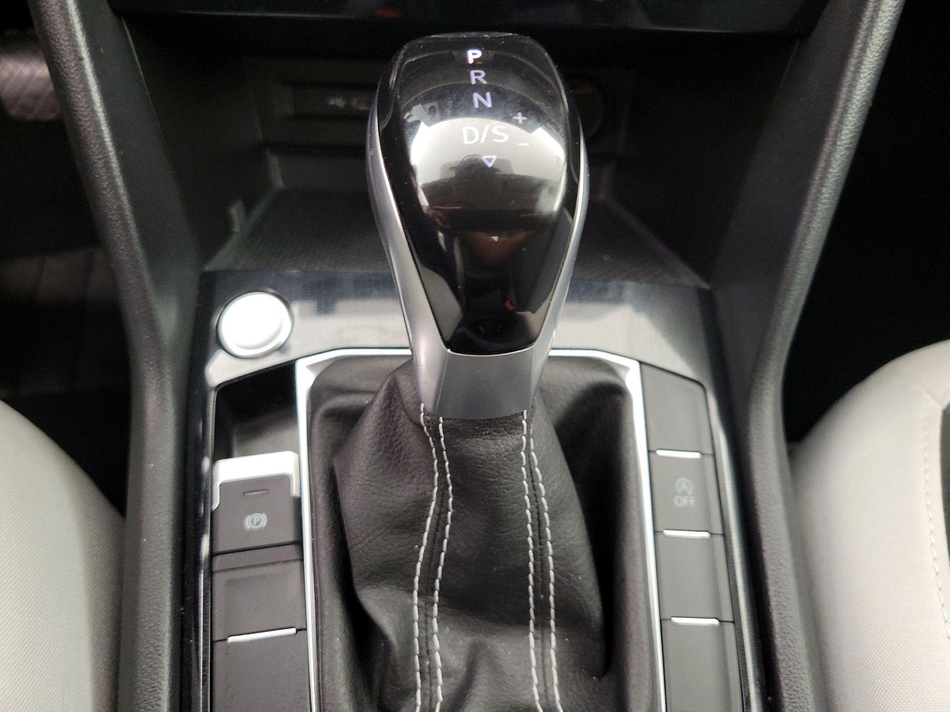 Thumbnail: 2025 Volkswagen Taos - 17