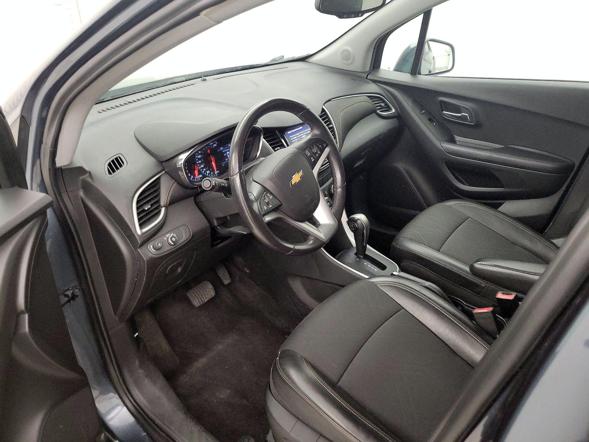 Thumbnail: 2022 Chevrolet Trax - 11