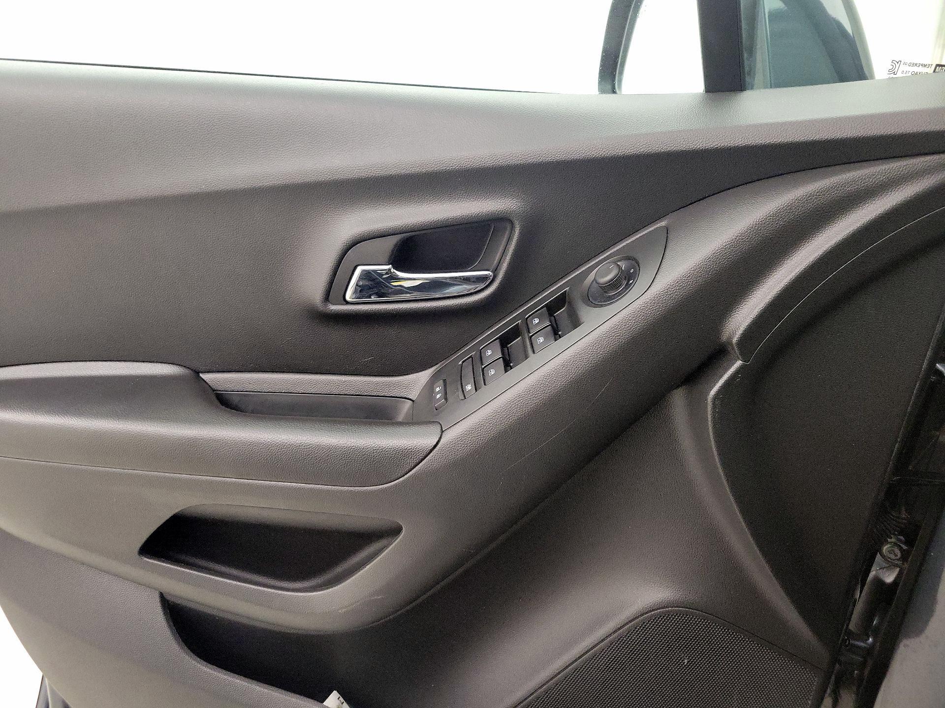 Thumbnail: 2022 Chevrolet Trax - 12