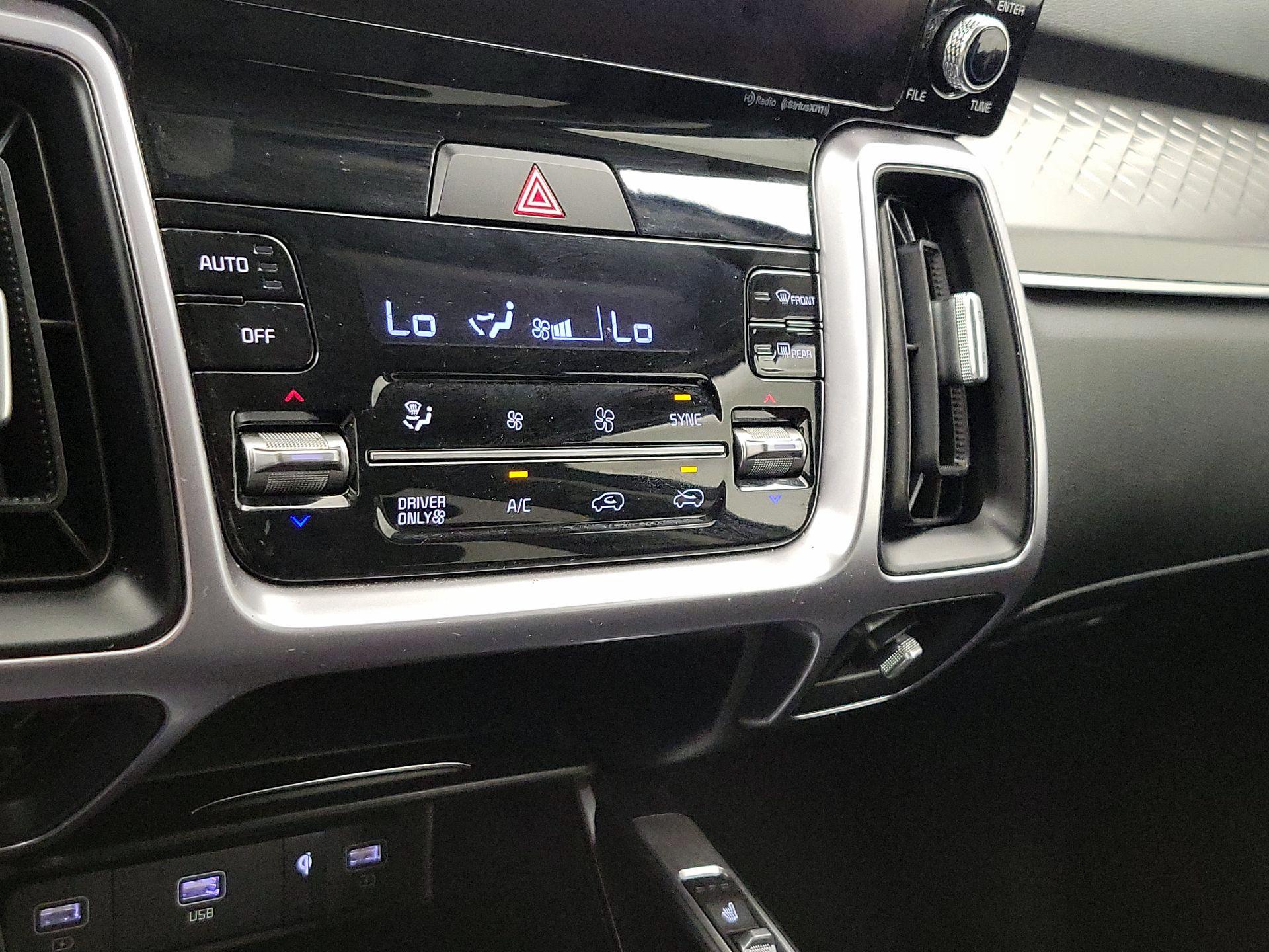 Thumbnail: 2023 Kia Sorento - 15