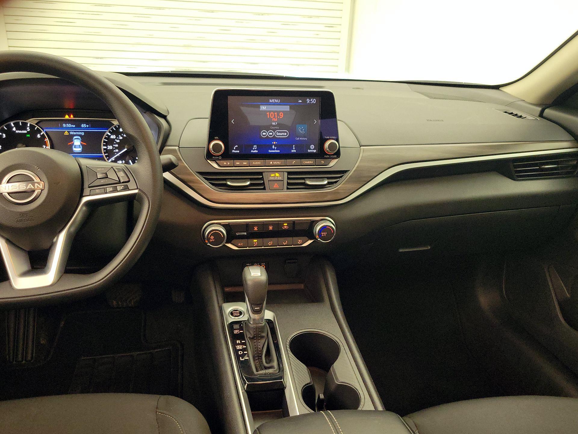 Thumbnail: 2025 Nissan Altima - 9