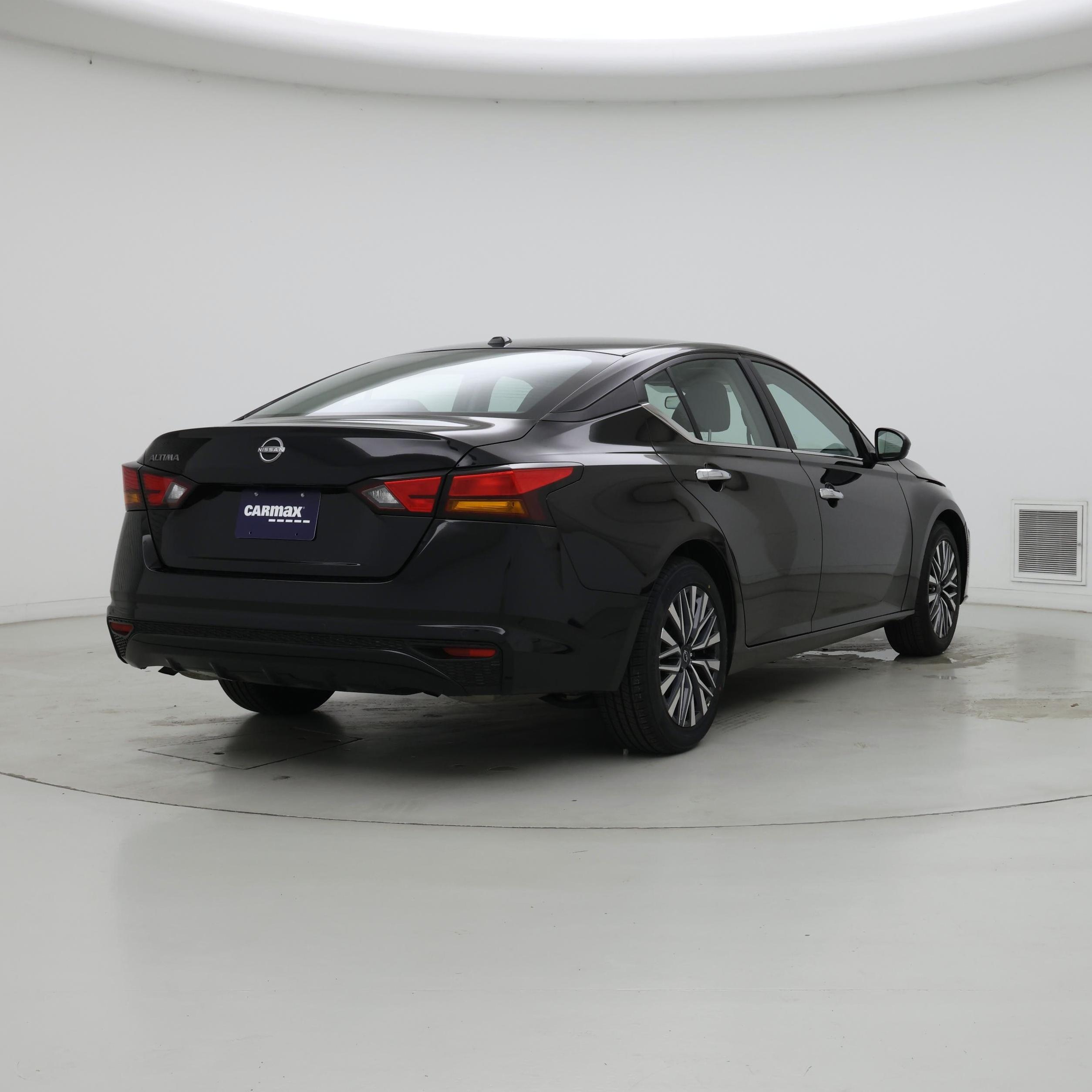 Thumbnail: 2025 Nissan Altima - 8