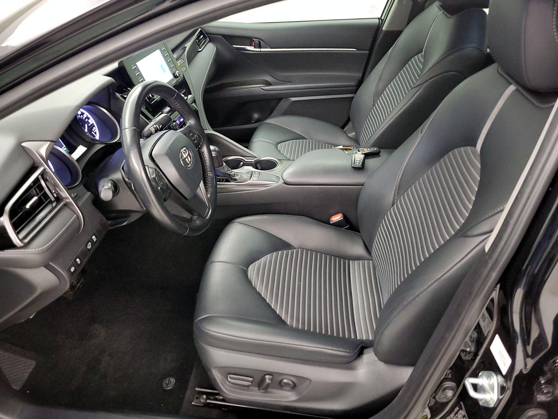 Thumbnail: 2022 Toyota Camry - 11